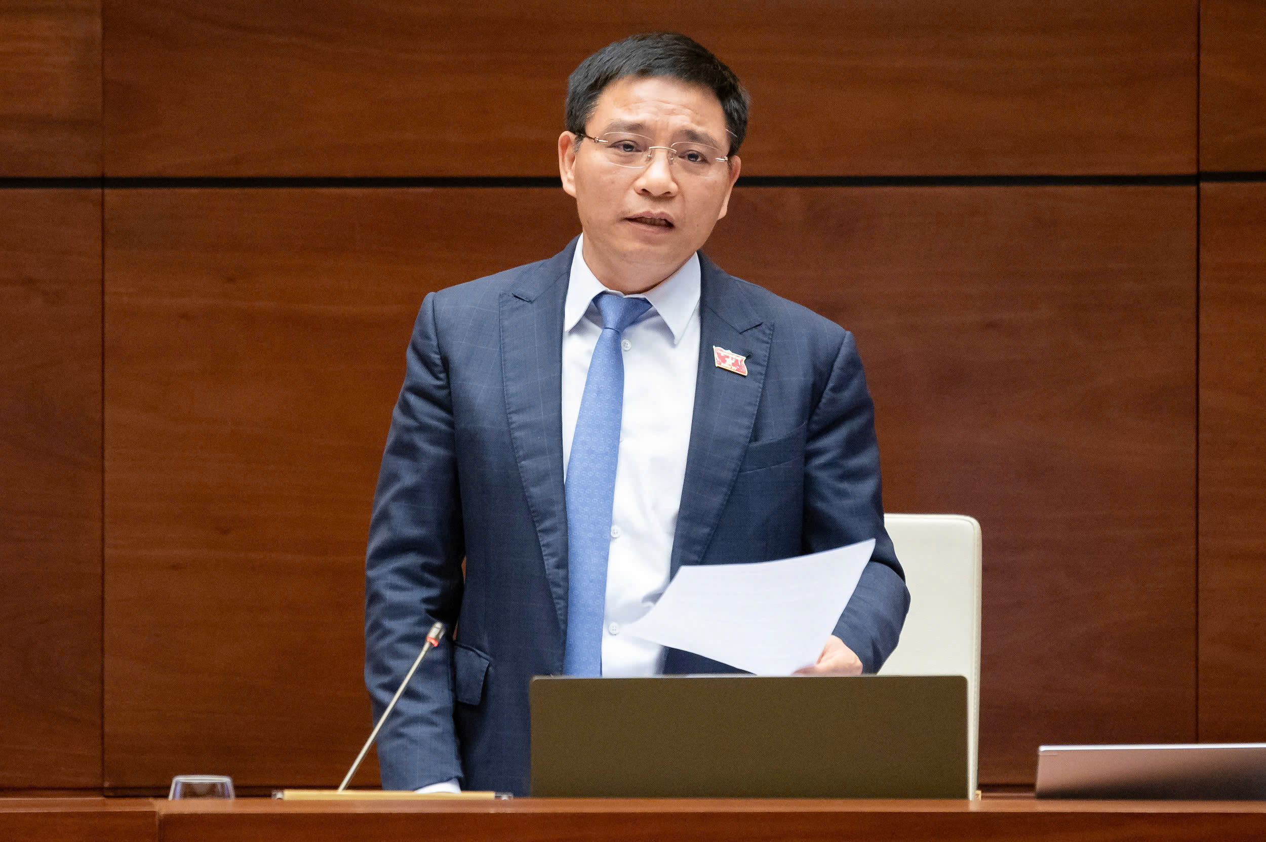 Đại biểu lo địa phương "dễ vay thì dày nợ"- Ảnh 3. Đại biểu lo địa phương "dễ vay thì dày nợ"- Ảnh 3.