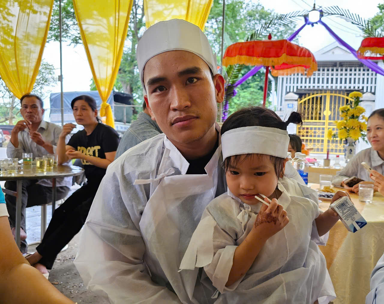 Ngày cuối tuần định mệnh của bốn mẹ con- Ảnh 4. Ngày cuối tuần định mệnh của bốn mẹ con- Ảnh 4.