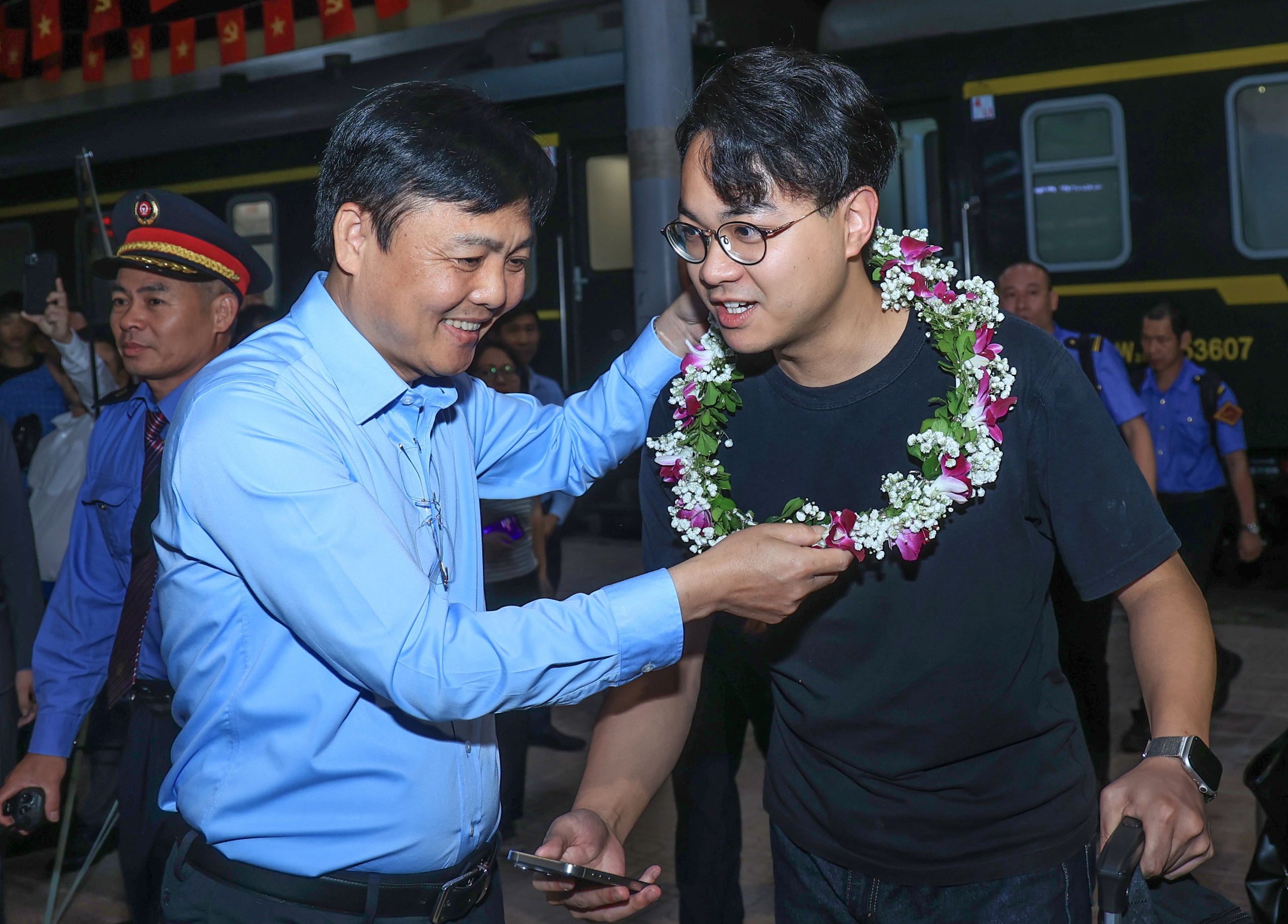 Tàu liên vận quốc tế đầu tiên đến ga Đồng Đăng sau 5 năm gián đoạn- Ảnh 4.