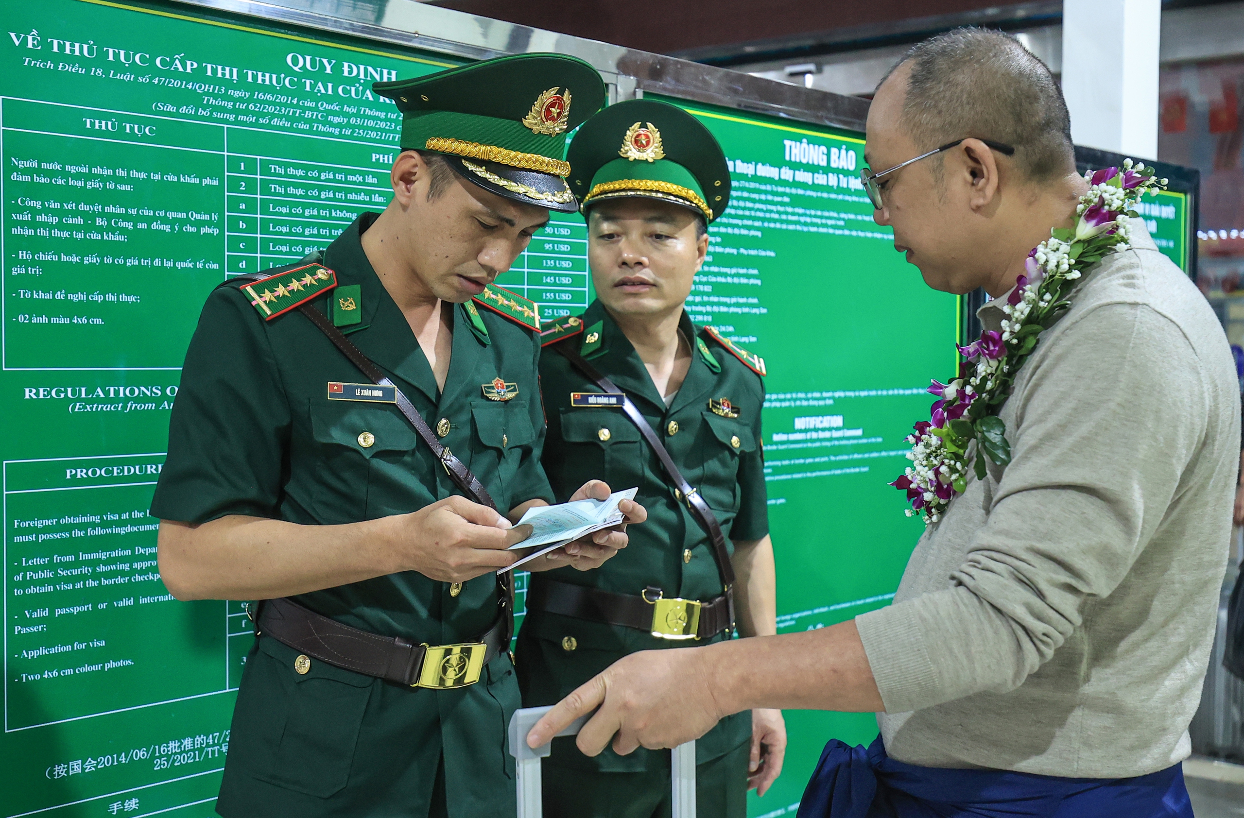 Tàu liên vận quốc tế đầu tiên đến ga Đồng Đăng sau 5 năm gián đoạn- Ảnh 11.