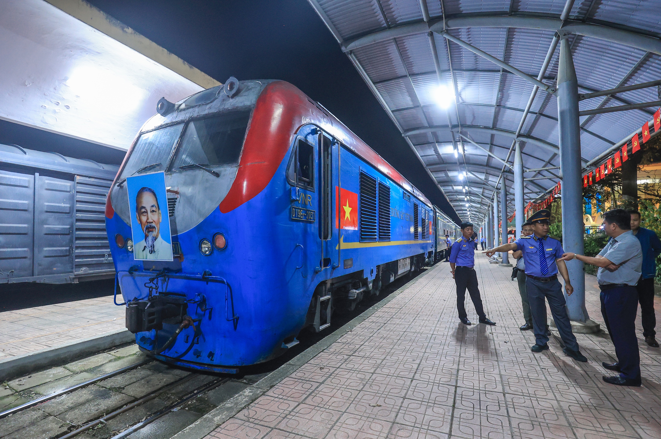Tàu liên vận quốc tế đầu tiên đến ga Đồng Đăng sau 5 năm gián đoạn- Ảnh 20.