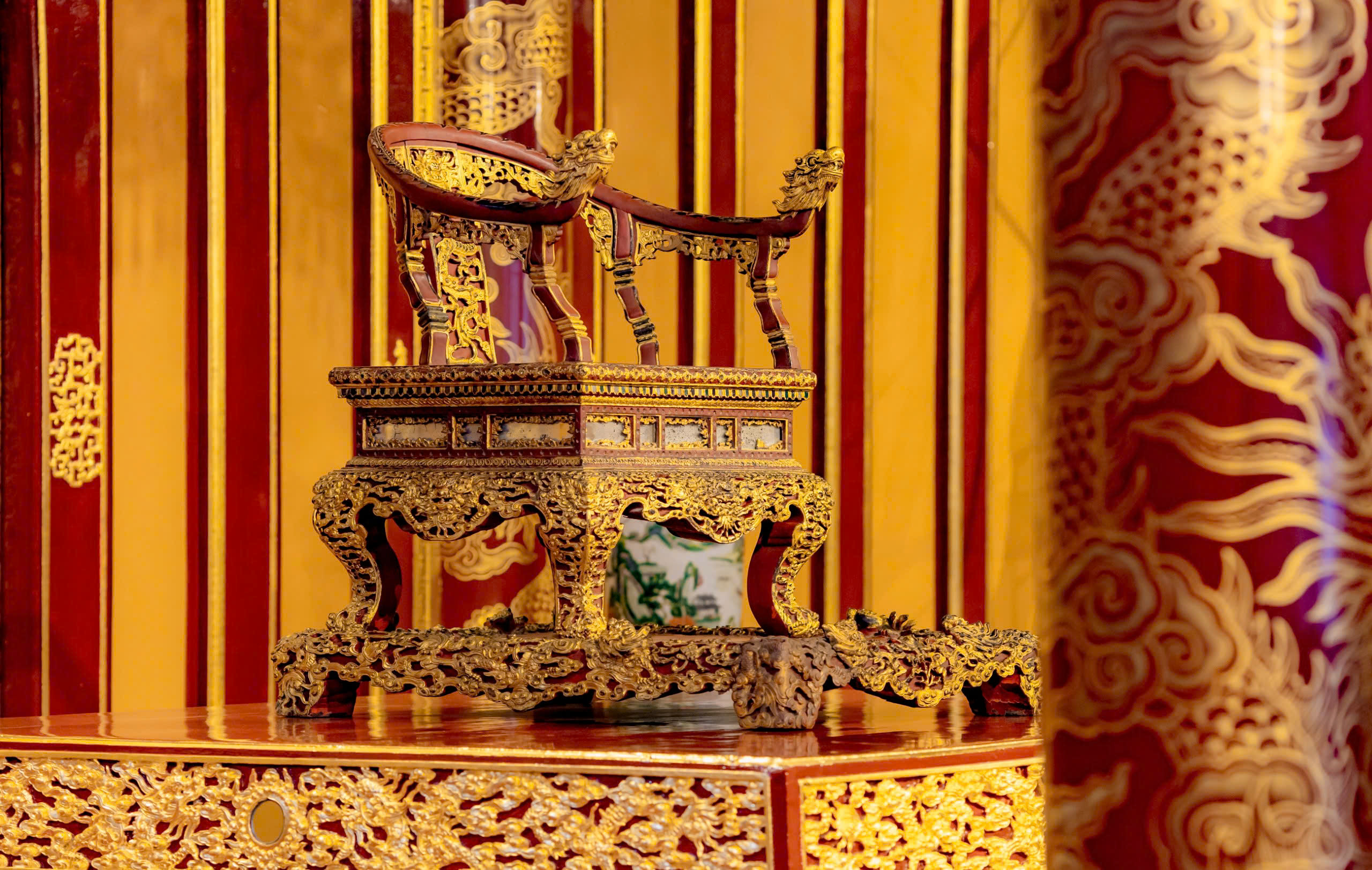 Cận cảnh nơi trưng bày ngai vua triều Nguyễn bị đối tượng xâm hại- Ảnh 8. Cận cảnh nơi trưng bày ngai vua triều Nguyễn bị đối tượng xâm hại- Ảnh 8.