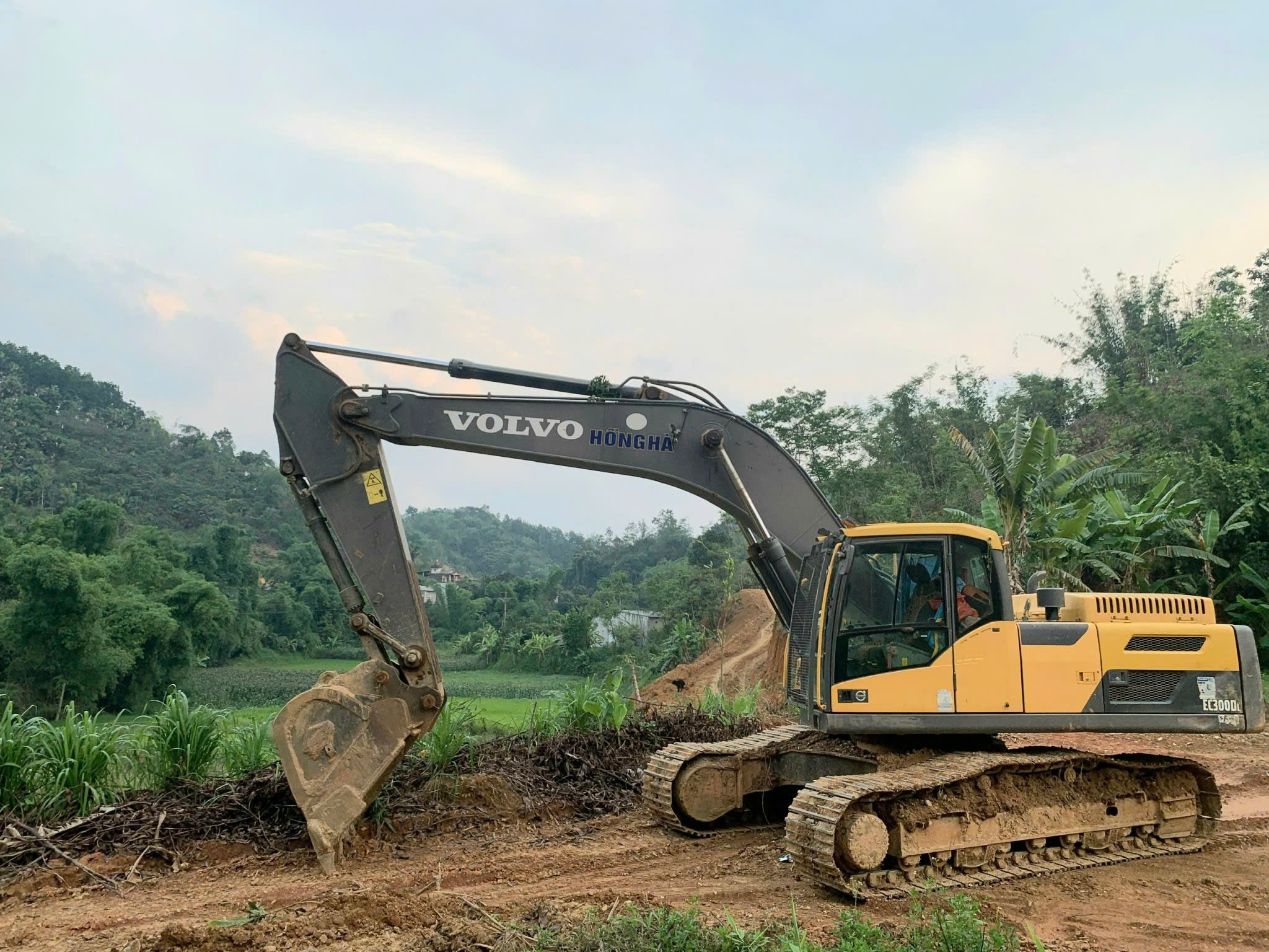 Vướng mặt bằng, tiến độ dự án đường bộ Chợ Mới - Bắc Kạn chưa thể bứt tốc- Ảnh 4. Vướng mặt bằng, tiến độ dự án đường bộ Chợ Mới - Bắc Kạn chưa thể bứt tốc- Ảnh 4.