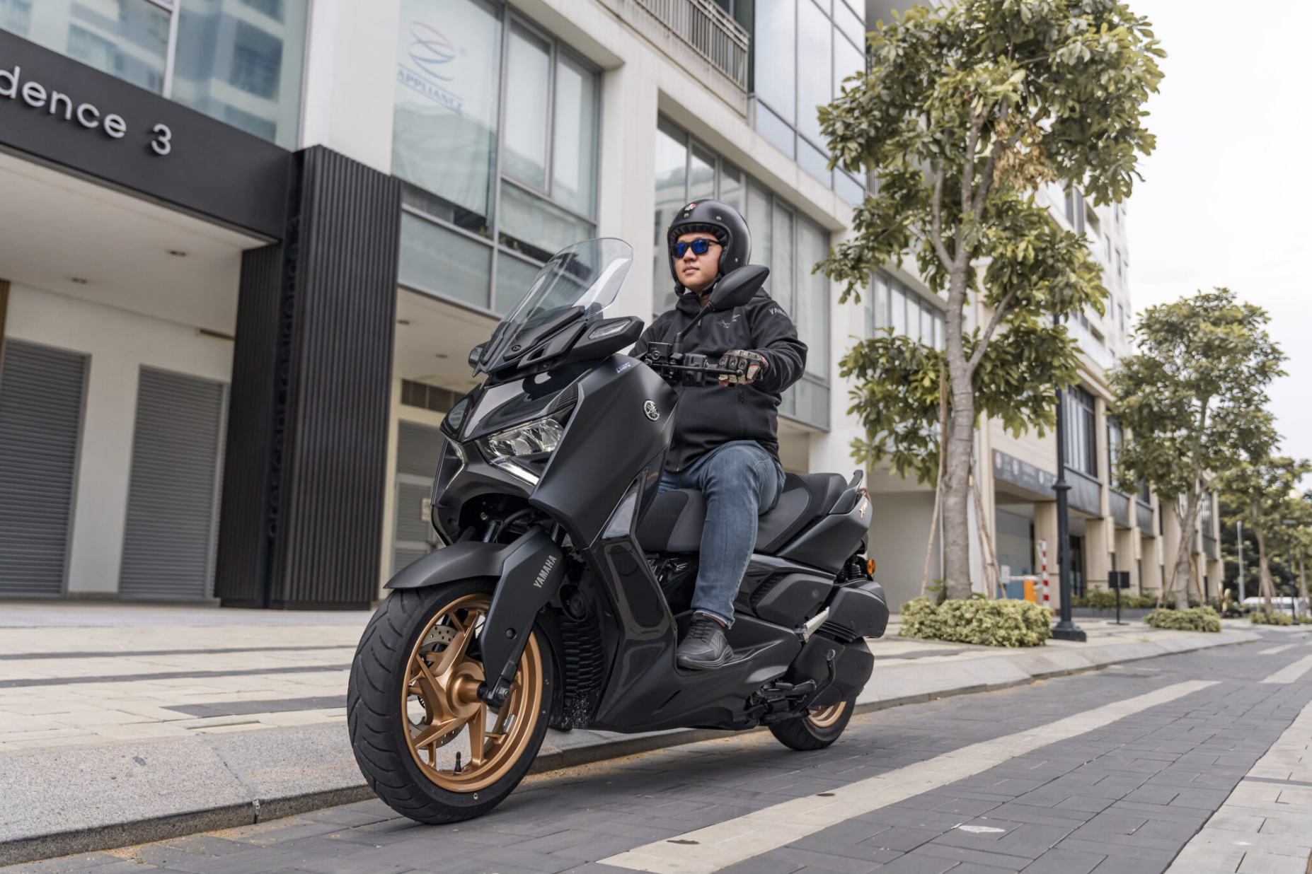 Yamaha XMAX 300 2025 chốt lịch ra mắt tại Việt Nam- Ảnh 1.