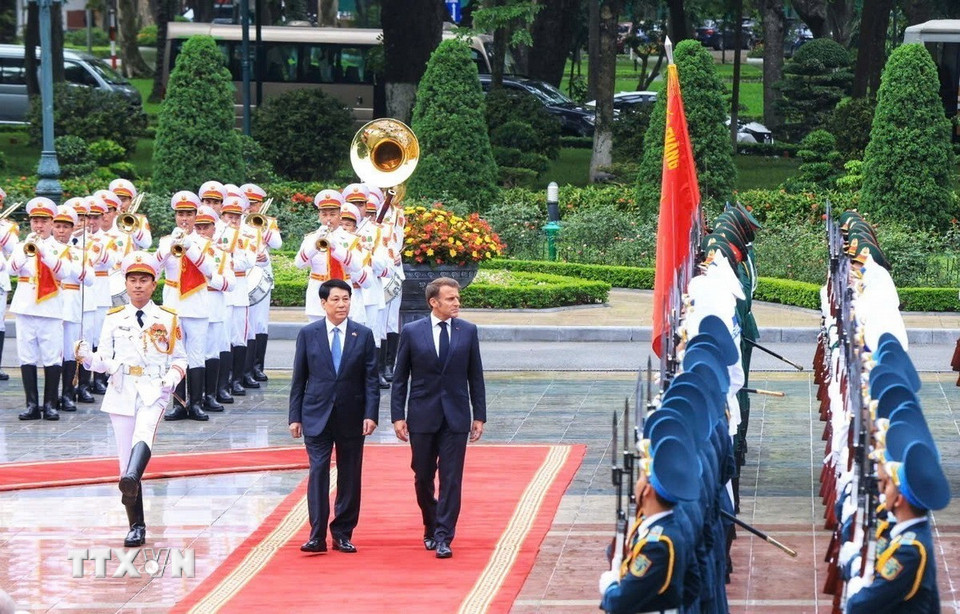 Chủ tịch nước Lương Cường chủ trì lễ đón trọng thể Tổng thống Pháp Emmanuel Macron- Ảnh 6. Chủ tịch nước Lương Cường chủ trì lễ đón trọng thể Tổng thống Pháp Emmanuel Macron- Ảnh 6.