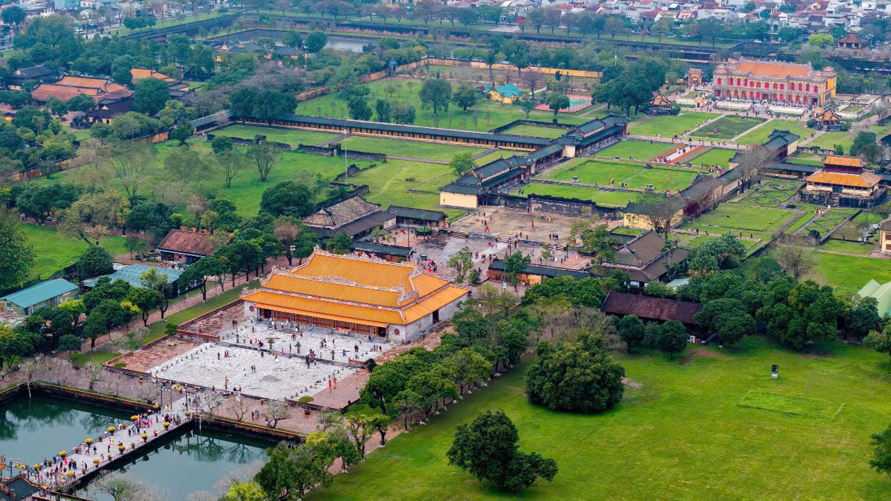 Cận cảnh nơi trưng bày ngai vua triều Nguyễn bị đối tượng xâm hại- Ảnh 1. Cận cảnh nơi trưng bày ngai vua triều Nguyễn bị đối tượng xâm hại- Ảnh 1.