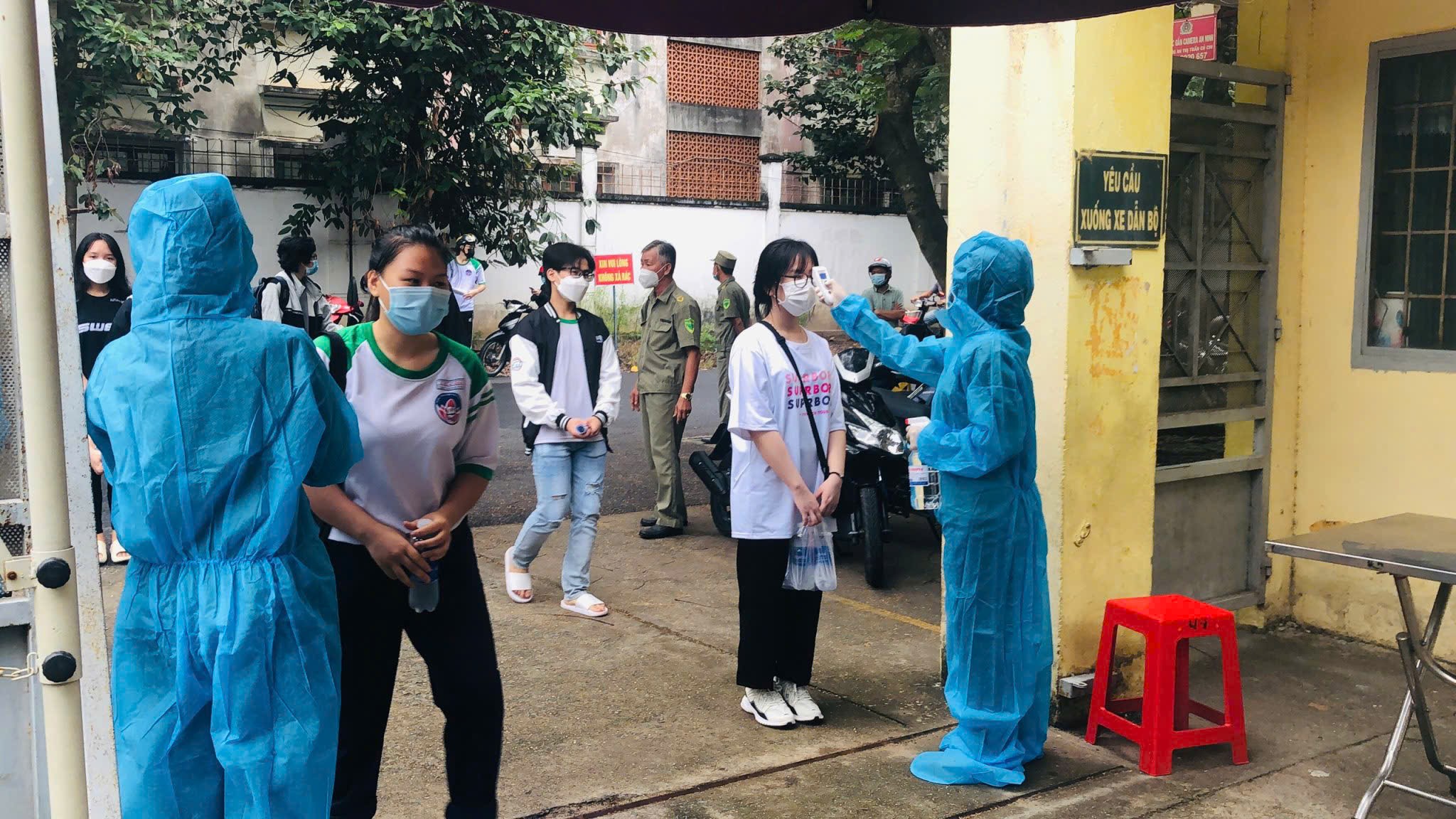 Dấu tích Covid-19 và nguy cơ dịch bệnh bùng phát với biến chủng mới tại TP.HCM- Ảnh 4.