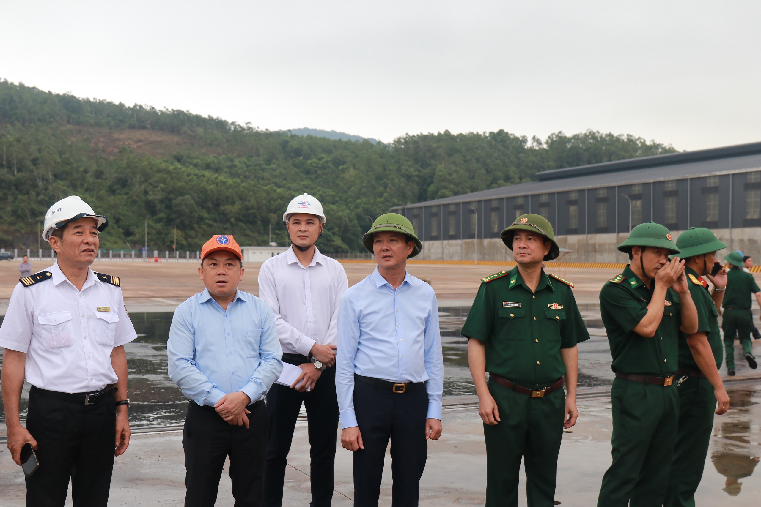 Thuyền viên bị chìm tàu ngoài khơi Vũng Áng: Bật khóc nghĩ mình không còn cơ hội sống- Ảnh 4. Thuyền viên bị chìm tàu ngoài khơi Vũng Áng: Bật khóc nghĩ mình không còn cơ hội sống- Ảnh 4.