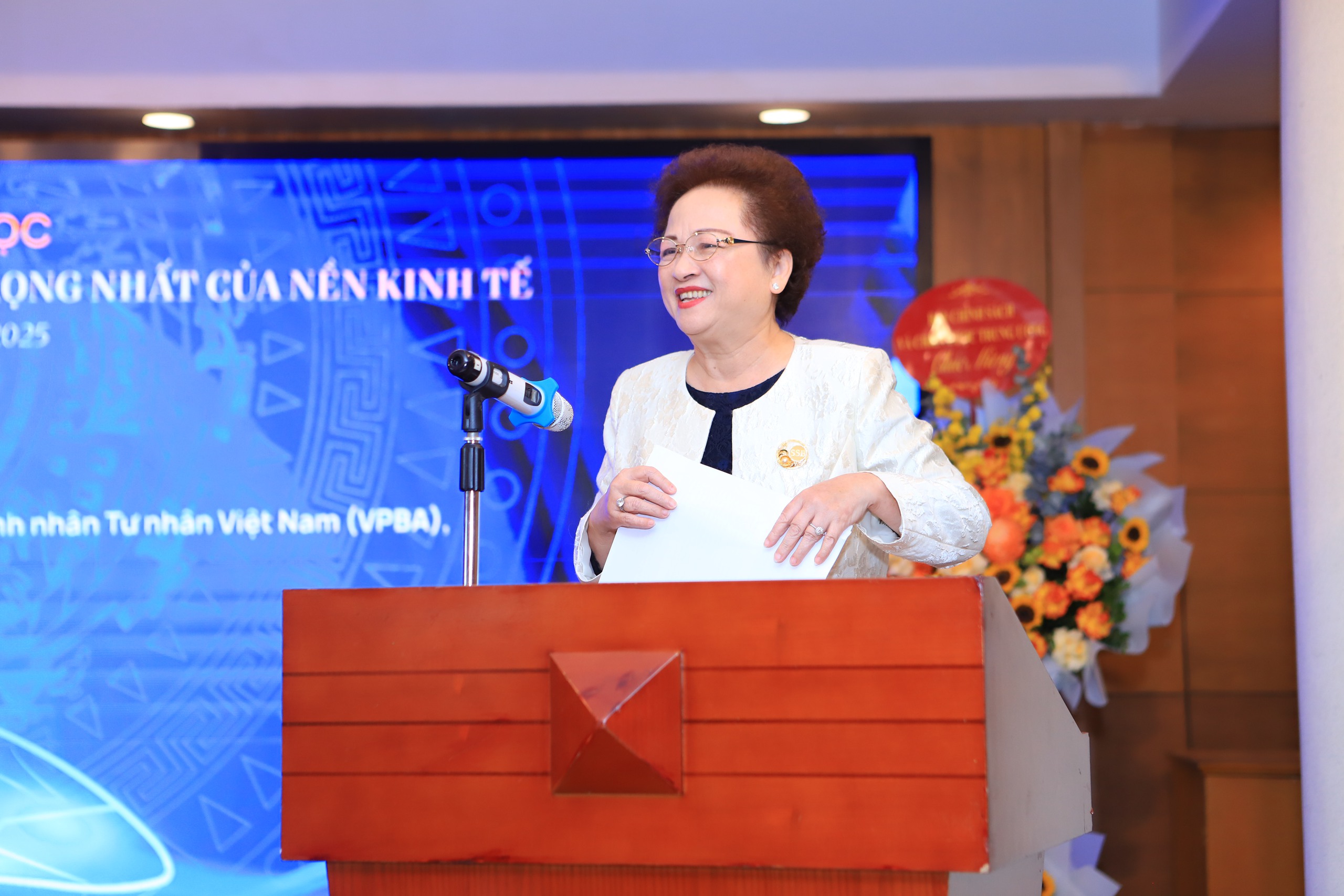 Thực hiện chính sách nhất quán để mỗi doanh nhân là một chiến sĩ trên mặt trận kinh tế- Ảnh 1. Thực hiện chính sách nhất quán để mỗi doanh nhân là một chiến sĩ trên mặt trận kinh tế- Ảnh 1.