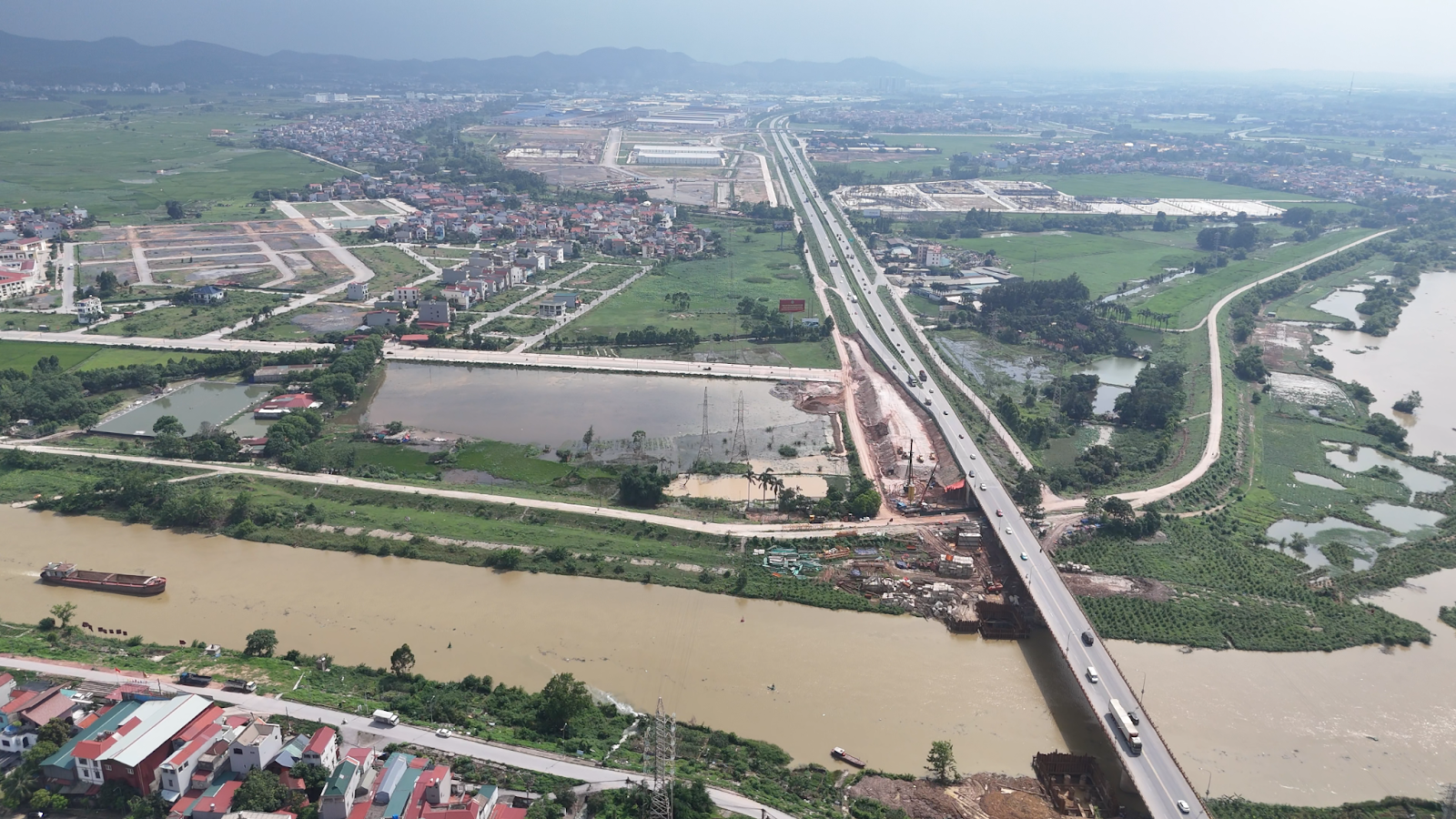 Sắp triển khai dự án “Mở rộng đường gom hai bên cao tốc Hà Nội - Bắc Giang”- Ảnh 2. https://lh7-rt.googleusercontent.com/docsz/AD_4nXe0P4I1A9Pg4ugE9j6xCB0WIyINBO_EKrtGHTY_GqqW-b42lH2aI5_oJlanT11bIlG7vXiDEWSNATbAWZKzET7LJ7_17yOtJhCpRfynD2GmmA60EFXR9NChpcCYBOB7lU6yhRbn90AdSB2ytjNbPPY?key=L8lD2cOQVROVT6PbPtdiyA
