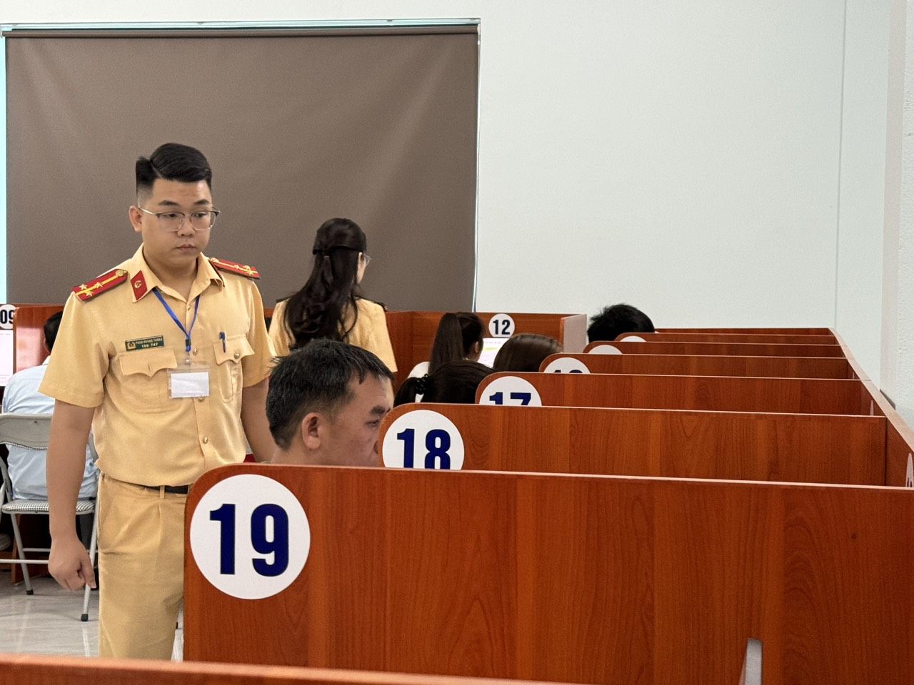 Công an Bắc Kạn tổ chức kỳ sát hạch lái xe đầu tiên cho 127 học viên- Ảnh 2.