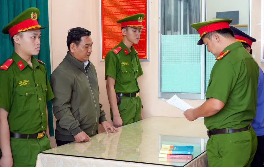 Hậu Giang: Nhiều cán bộ huyện Long Mỹ bị truy tố, gây thiệt hại ngân sách hơn 2 tỷ đồng- Ảnh 2.