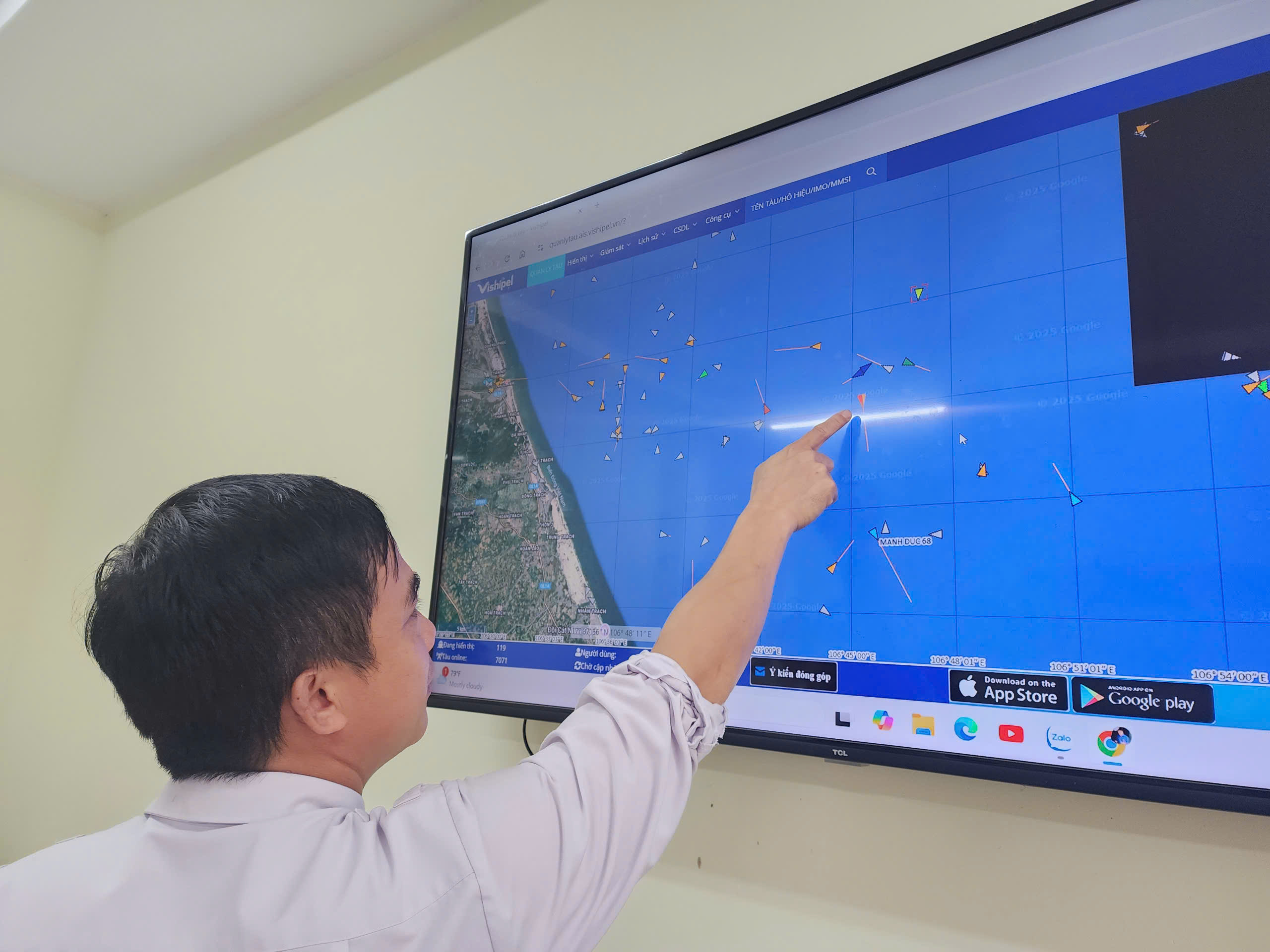 Tìm thấy toàn bộ thuyền viên tàu chở than bị chìm ngoài khơi Vũng Áng- Ảnh 2. Tìm thấy toàn bộ thuyền viên tàu chở than bị chìm ngoài khơi Vũng Áng- Ảnh 2.