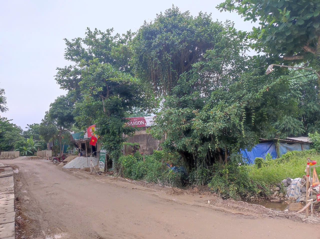 Dự án giao thông hơn 300 tỷ đồng ở Hà Tĩnh “kẹt” vì chưa xong đền bù- Ảnh 3. Dự án giao thông hơn 300 tỷ đồng ở Hà Tĩnh “kẹt” vì chưa xong đền bù- Ảnh 3.