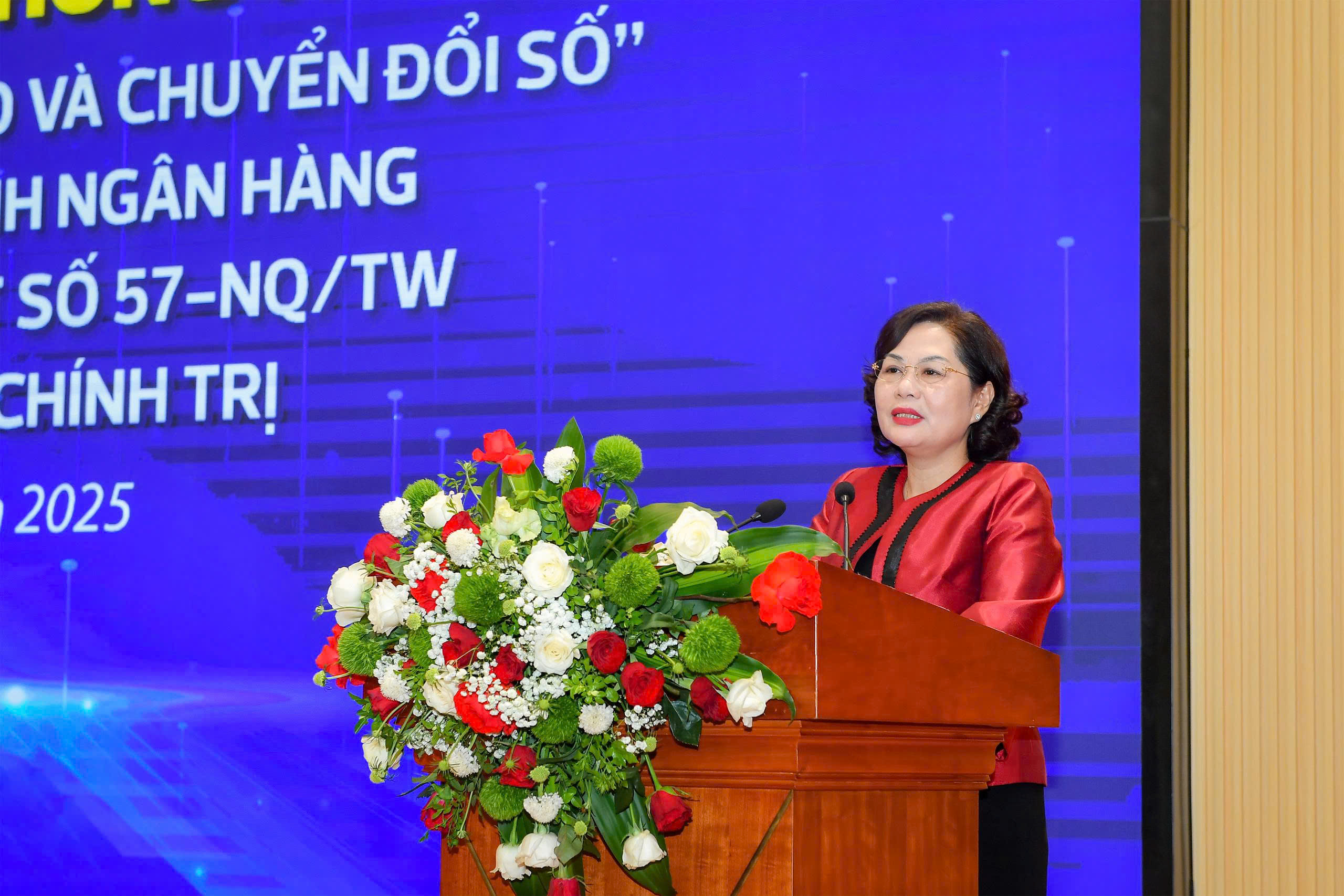 Ngành ngân hàng phát động phong trào đổi mới sáng tạo và chuyển đổi số, bình dân học vụ số- Ảnh 1. Ngành ngân hàng phát động phong trào đổi mới sáng tạo và chuyển đổi số, bình dân học vụ số- Ảnh 1.