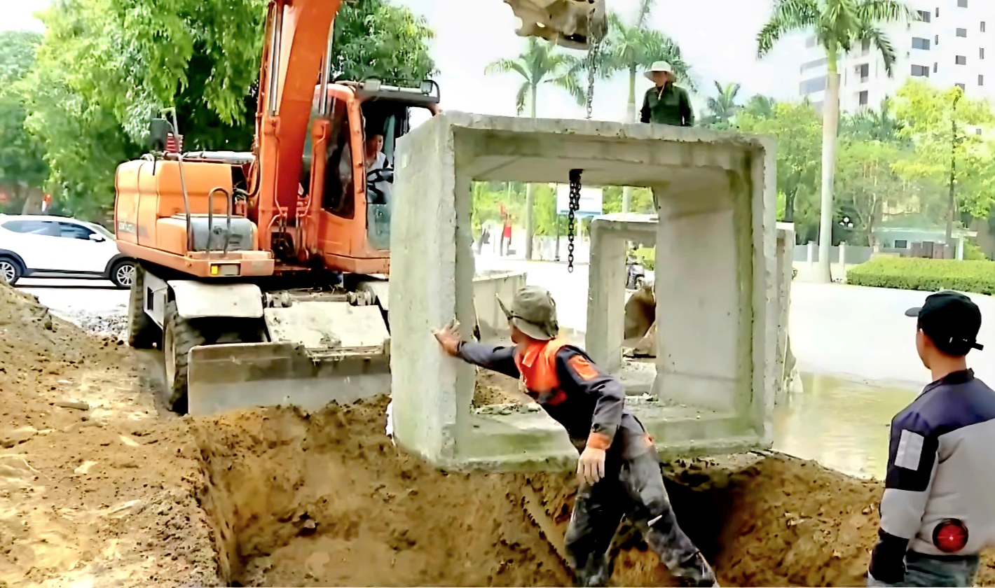Nghệ An: Không để gián đoạn đầu tư công vì lý do chờ sáp nhập- Ảnh 2. Nghệ An: Không để gián đoạn đầu tư công vì lý do chờ sáp nhập- Ảnh 2.