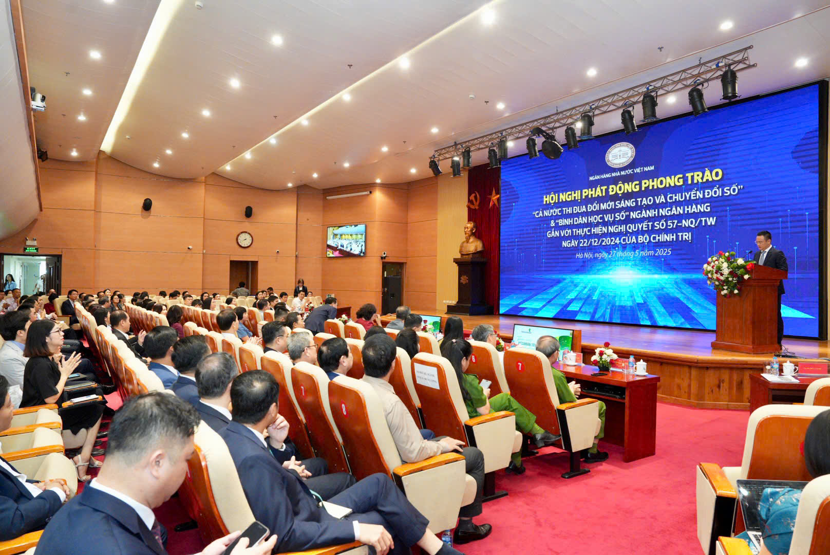 Ngành ngân hàng phát động phong trào đổi mới sáng tạo và chuyển đổi số, bình dân học vụ số- Ảnh 2. Ngành ngân hàng phát động phong trào đổi mới sáng tạo và chuyển đổi số, bình dân học vụ số- Ảnh 2.