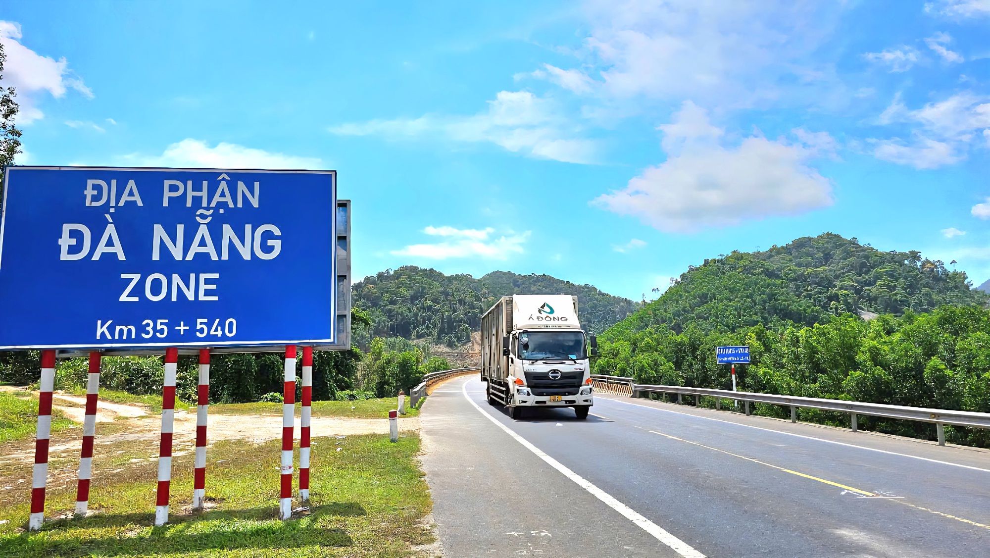 Cận cảnh tuyến La Sơn - Hòa Liên trước giờ mở rộng thành cao tốc- Ảnh 9. Cận cảnh tuyến La Sơn - Hòa Liên trước giờ mở rộng thành cao tốc- Ảnh 9.