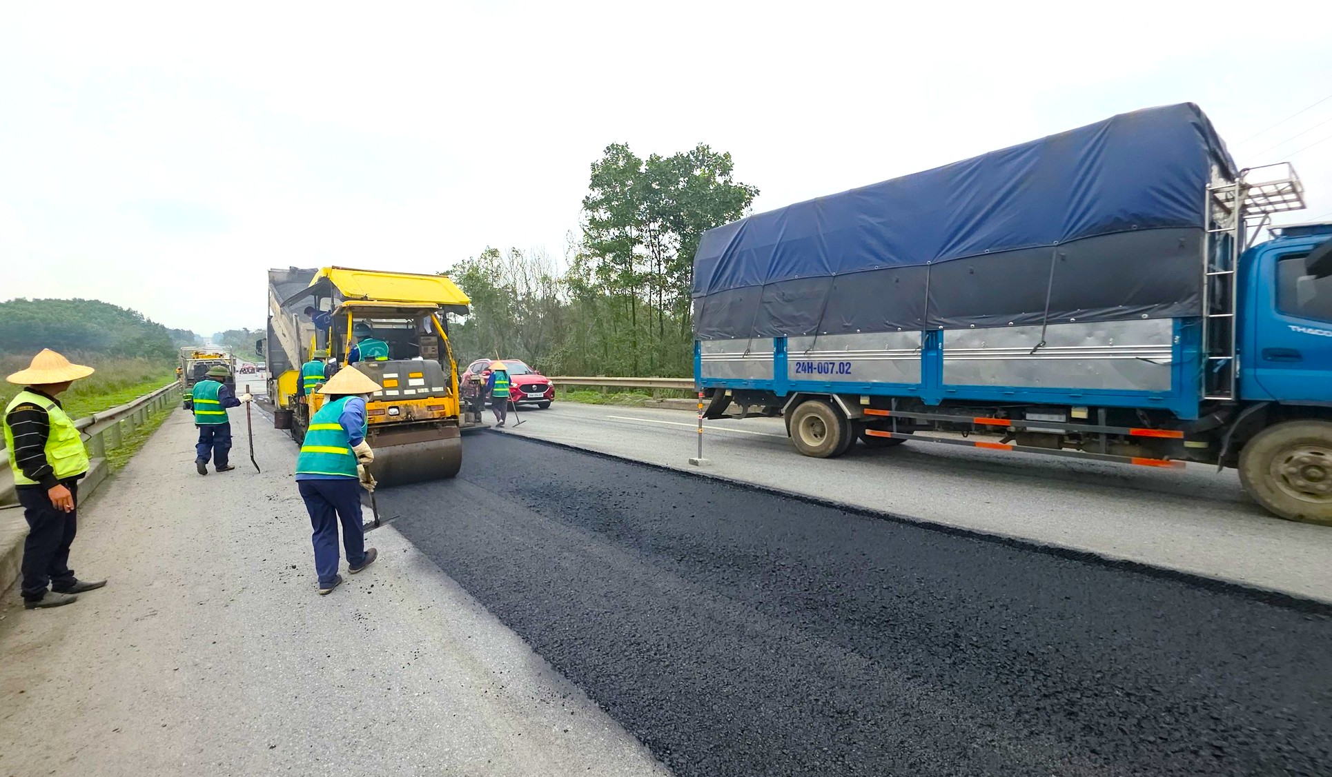 Giữ giao thông an toàn, thông suốt trong kỳ thi vào lớp 10 và tốt nghiệp THPT- Ảnh 1. Giữ giao thông an toàn, thông suốt trong kỳ thi vào lớp 10 và tốt nghiệp THPT- Ảnh 1.