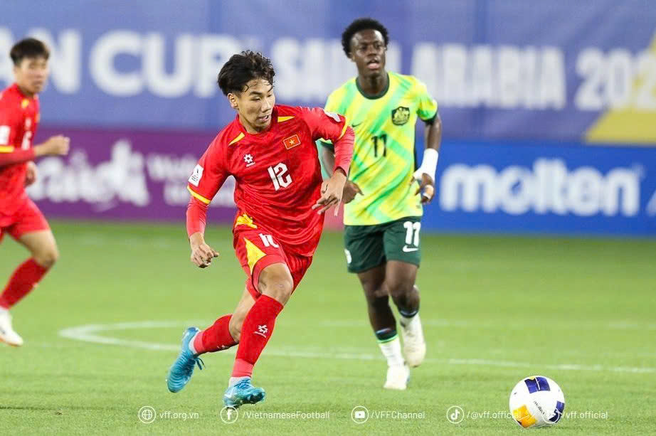 U16 Việt Nam thua ngược Australia tại CFA Team China 2025- Ảnh 1. U16 Việt Nam thua ngược Australia tại CFA Team China 2025- Ảnh 1.