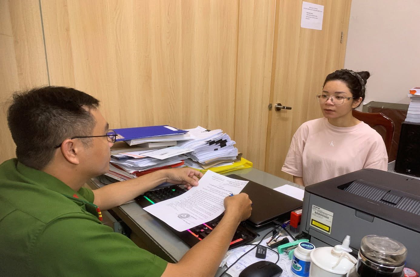 Bắt khẩn cấp nhóm lập sàn tiền ảo chiếm đoạt hơn 10.000 tỷ đồng ở Đồng Nai- Ảnh 3. Bắt khẩn cấp nhóm lập sàn tiền ảo chiếm đoạt hơn 10.000 tỷ đồng ở Đồng Nai- Ảnh 3.