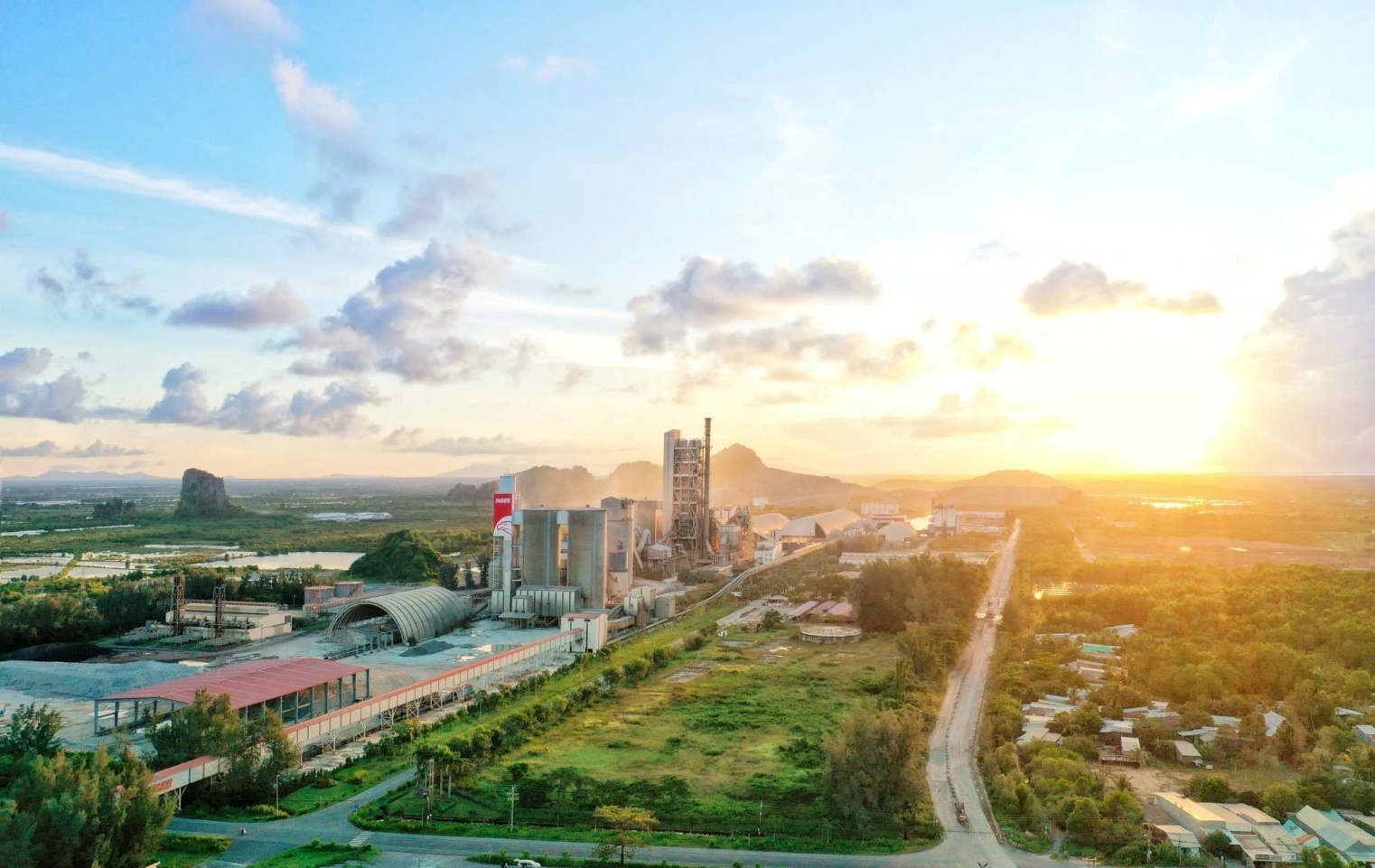 Giảm phát thải nhờ tối ưu hóa điện năng trong sản xuất vật liệu- Ảnh 3. E:\Năm 2025\Tháng 5\Hình ảnh\z6642088422268_d03c8b6e722f5c838f09037fa1e47502.jpg