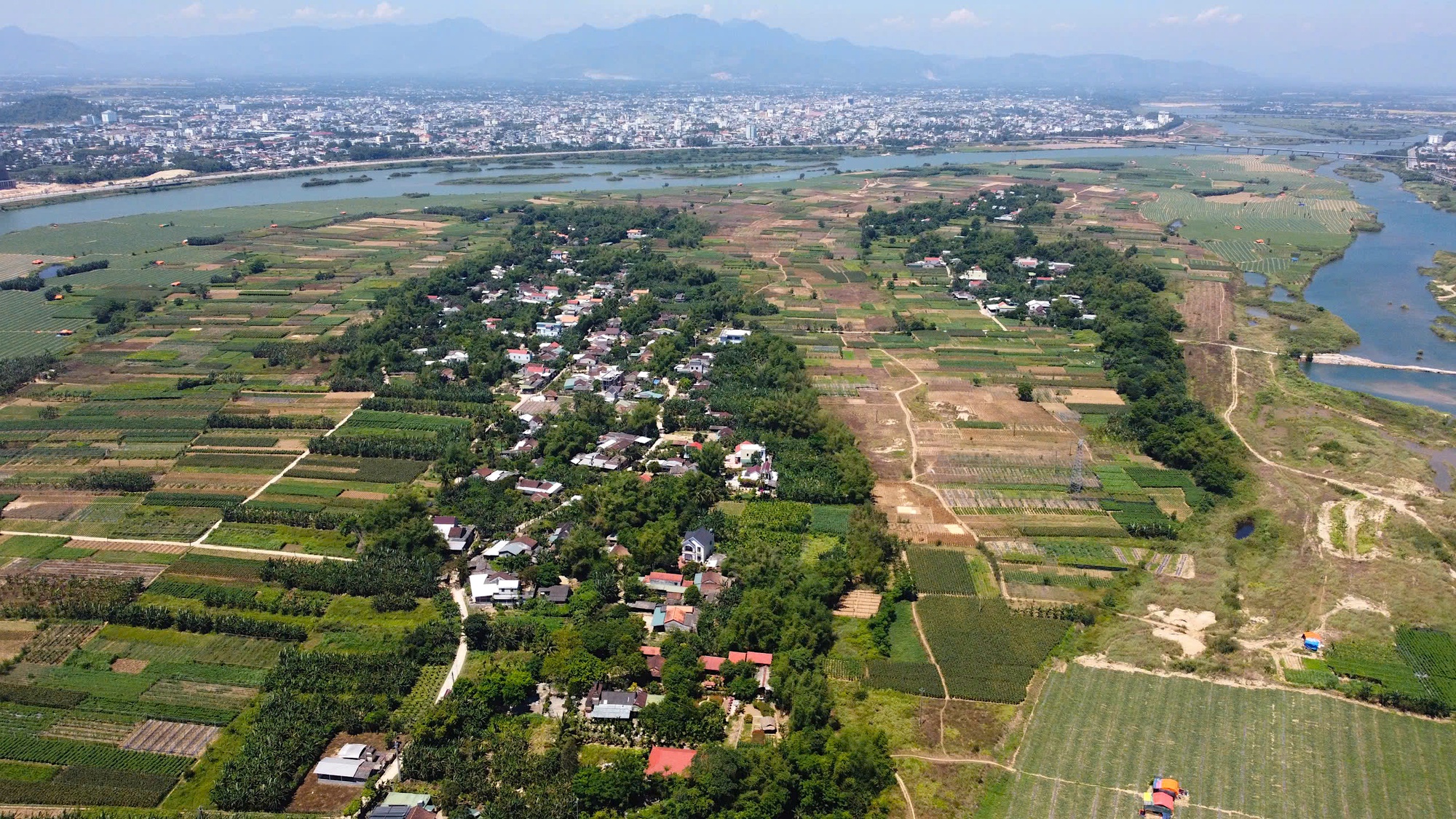Quảng Ngãi sẽ có chung cư 15 tầng, nghìn căn nhà ở xã hội giữa lòng sông Trà Khúc- Ảnh 1.