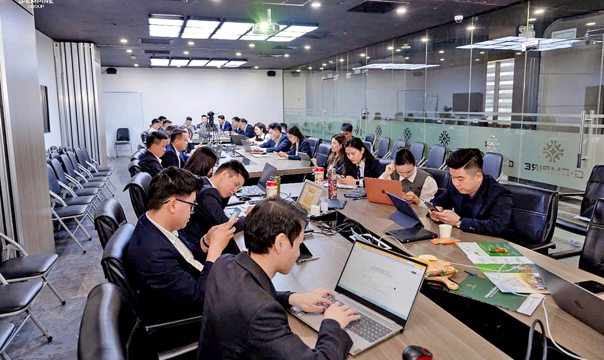 Doanh nghiệp nhỏ và vừa cần gì để vượt rào cản AI?- Ảnh 1. Doanh nghiệp nhỏ và vừa cần gì để vượt rào cản AI?- Ảnh 1.