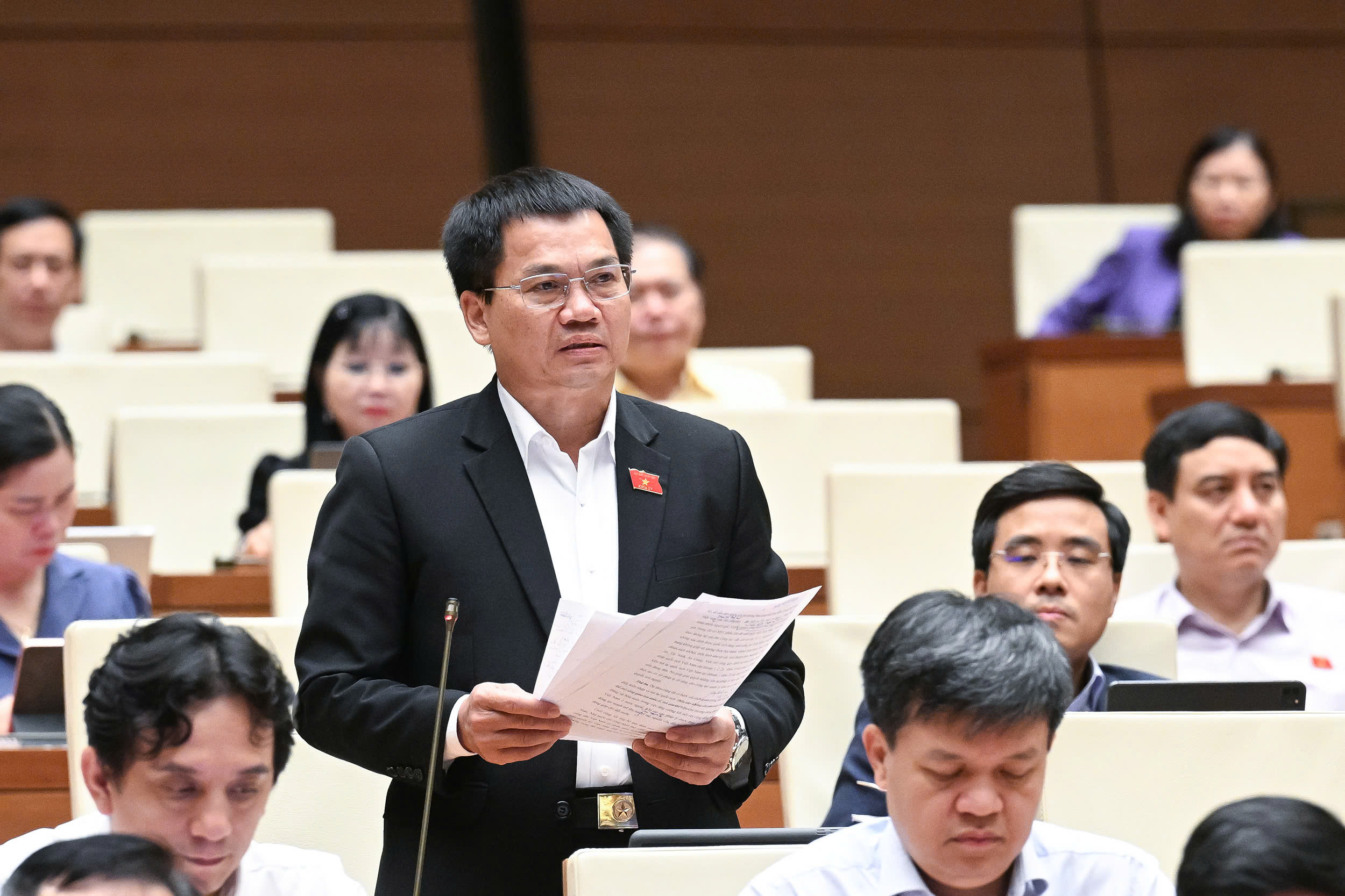 ĐBQH: Cân nhắc buộc người nước ngoài muốn nhập tịch phải có tên tiếng Việt- Ảnh 3.