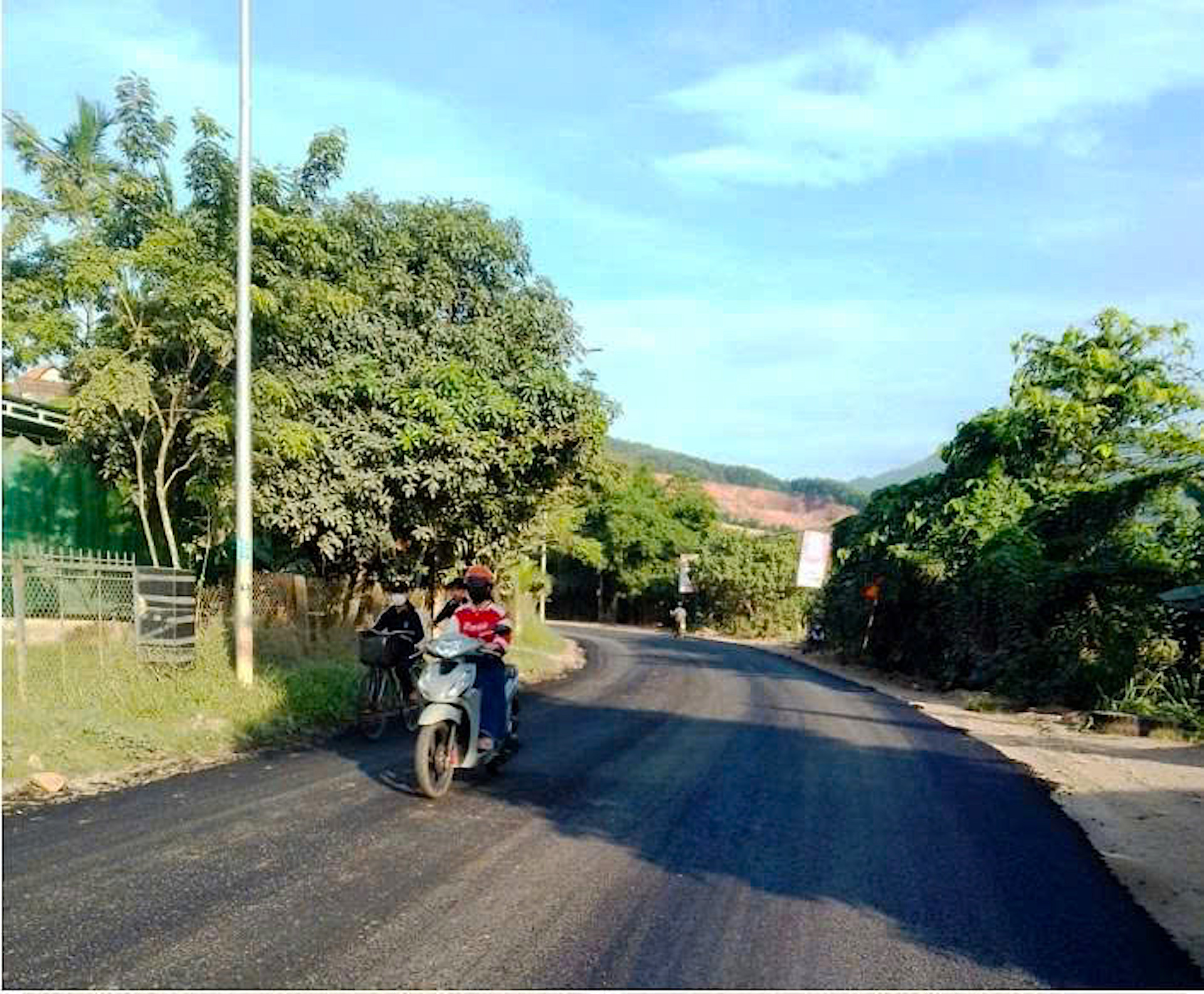 Bắt đầu hoàn trả các tuyến đường mượn để thi công cao tốc Quảng Ngãi - Hoài Nhơn- Ảnh 2. Bắt đầu hoàn trả các tuyến đường mượn để thi công cao tốc Quảng Ngãi - Hoài Nhơn- Ảnh 2.
