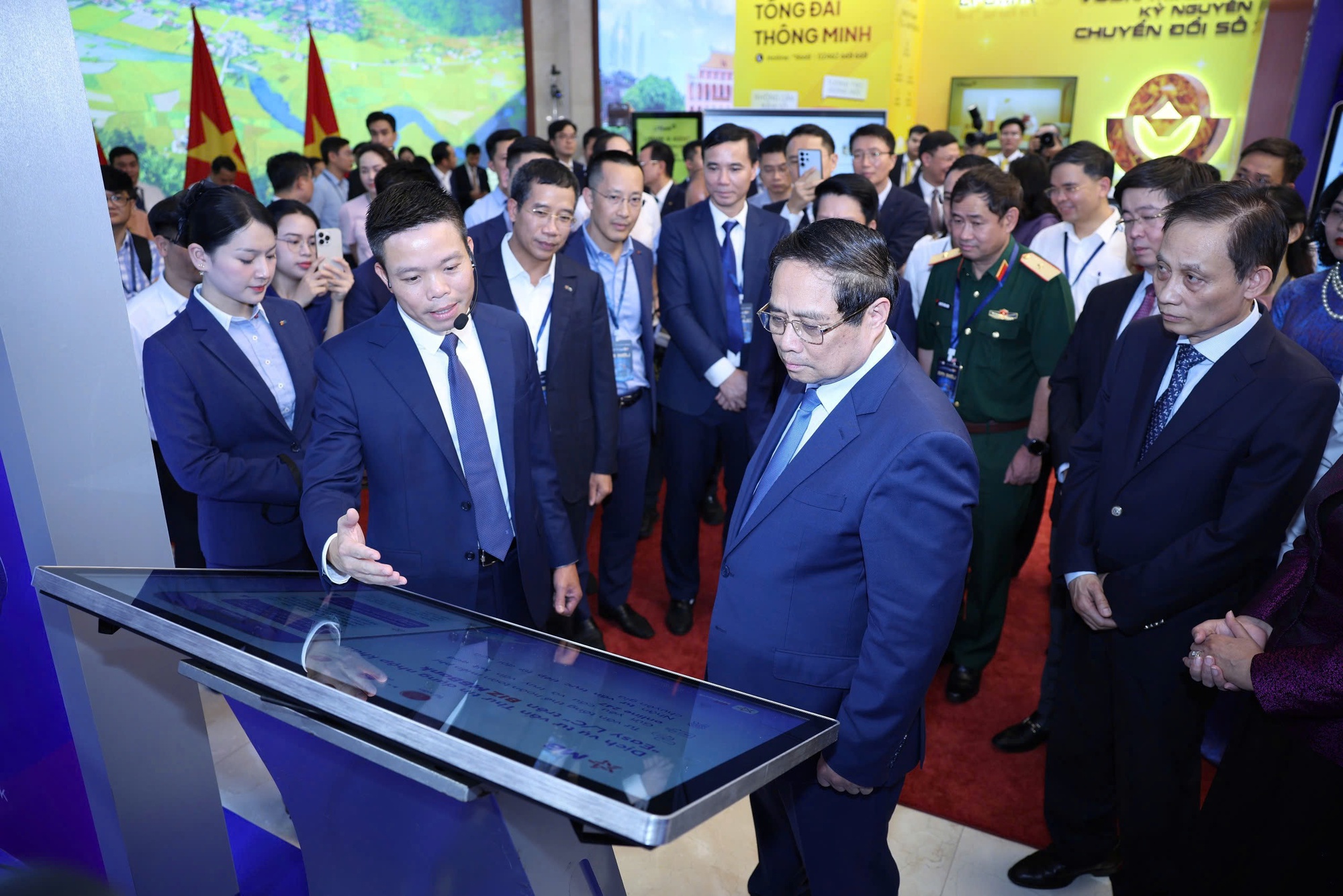 Biz MBBank - tài chính doanh nghiệp toàn diện MB mang đến sự kiện Ngày chuyển đổi số 2025- Ảnh 2. Biz MBBank - tài chính doanh nghiệp toàn diện MB mang đến sự kiện Ngày chuyển đổi số 2025- Ảnh 2.