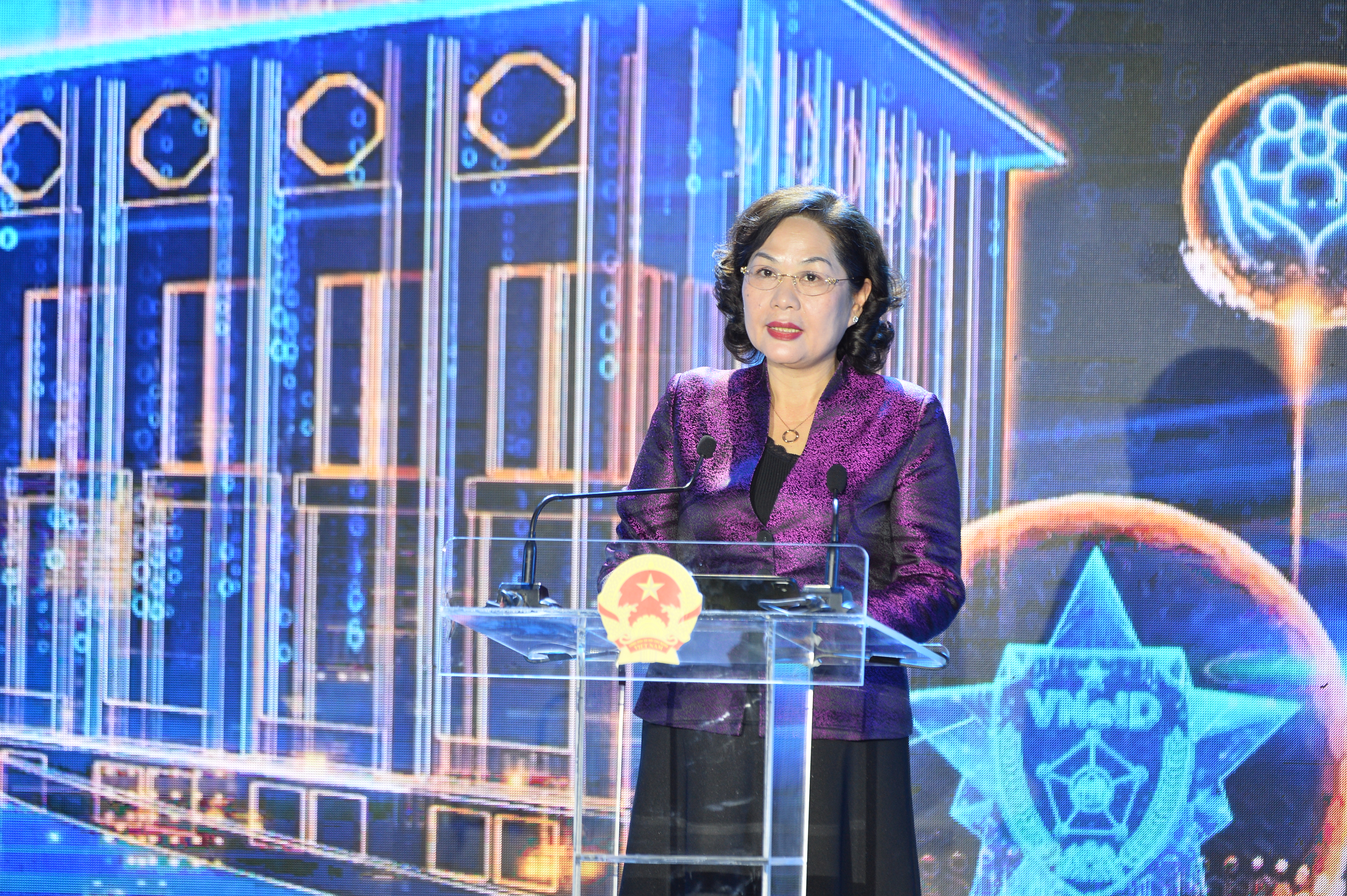 Hệ thống thanh toán điện tử xử lý bình quân 820 nghìn tỷ đồng mỗi ngày- Ảnh 2. Hệ thống thanh toán điện tử xử lý bình quân 820 nghìn tỷ đồng mỗi ngày- Ảnh 2.
