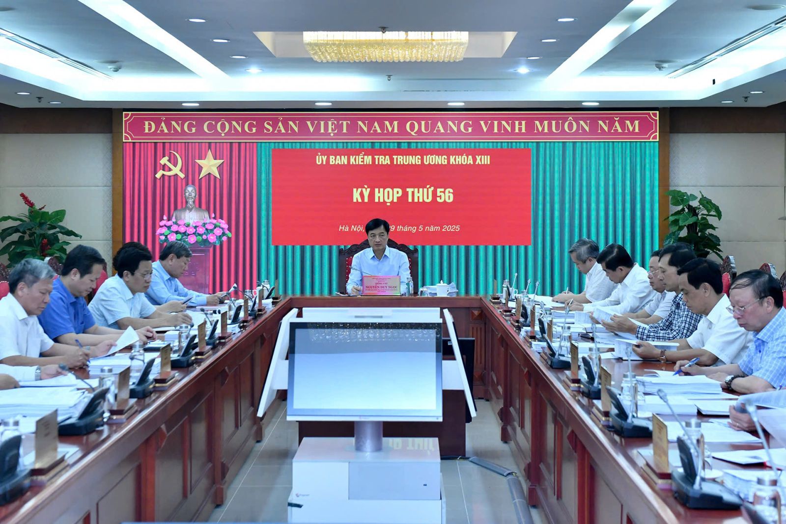 Ủy ban Kiểm tra Trung ương kỷ luật, đề nghị kỷ luật nhiều cán bộ- Ảnh 1. Ủy ban Kiểm tra Trung ương kỷ luật, đề nghị kỷ luật nhiều cán bộ- Ảnh 1.