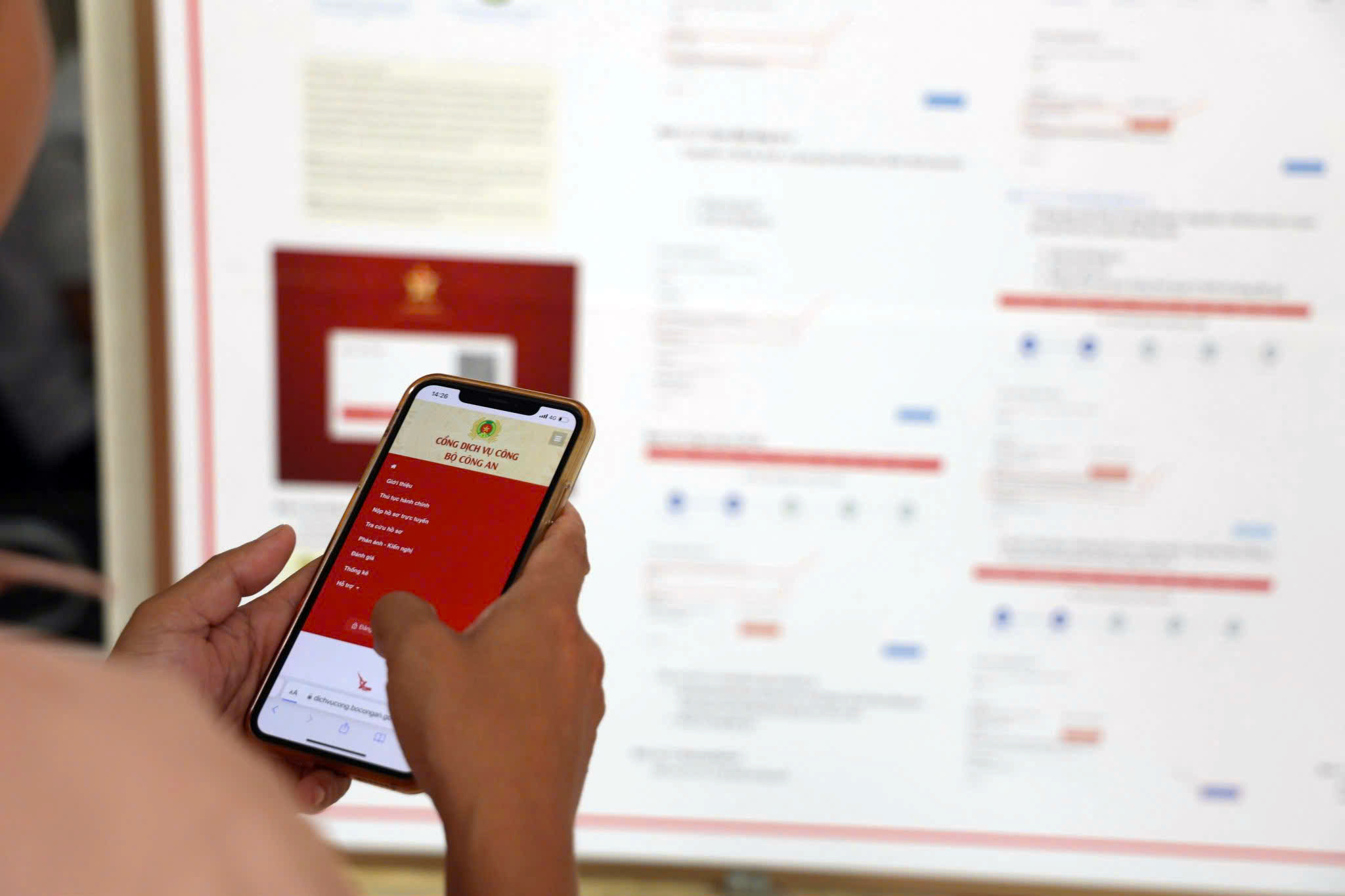 Hà Nội: Hết cảnh chen chúc đăng ký ô tô sau khi áp dụng bấm biển số online- Ảnh 8.