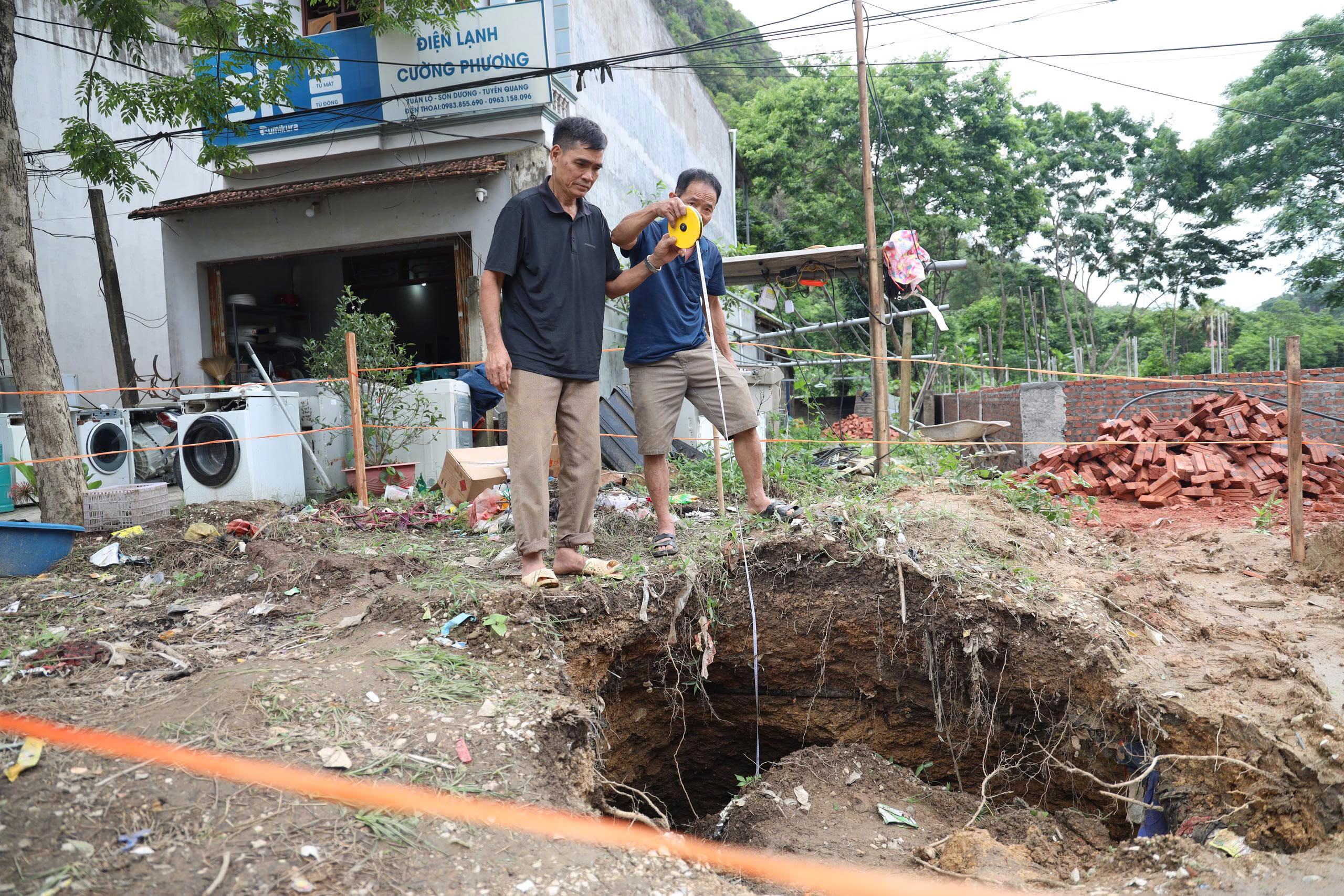 Xuất hiện hố "tử thần" tại Tuyên Quang- Ảnh 3. Xuất hiện hố "tử thần" tại Tuyên Quang- Ảnh 3.