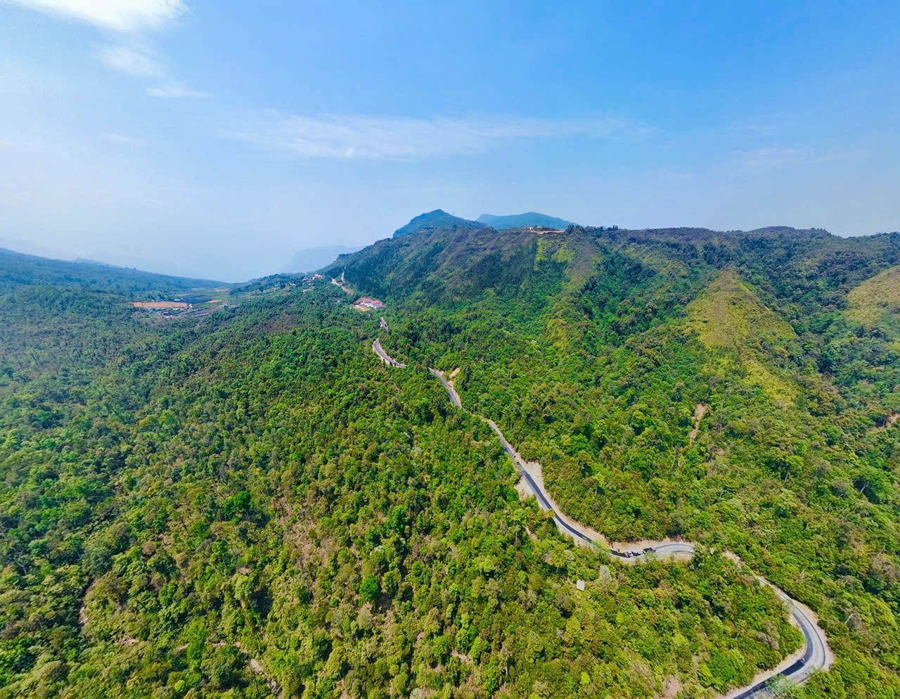 Lào Cai - Hạ tầng tạo đà cho du lịch cất cánh- Ảnh 2. Lào Cai - Hạ tầng tạo đà cho du lịch cất cánh- Ảnh 2.