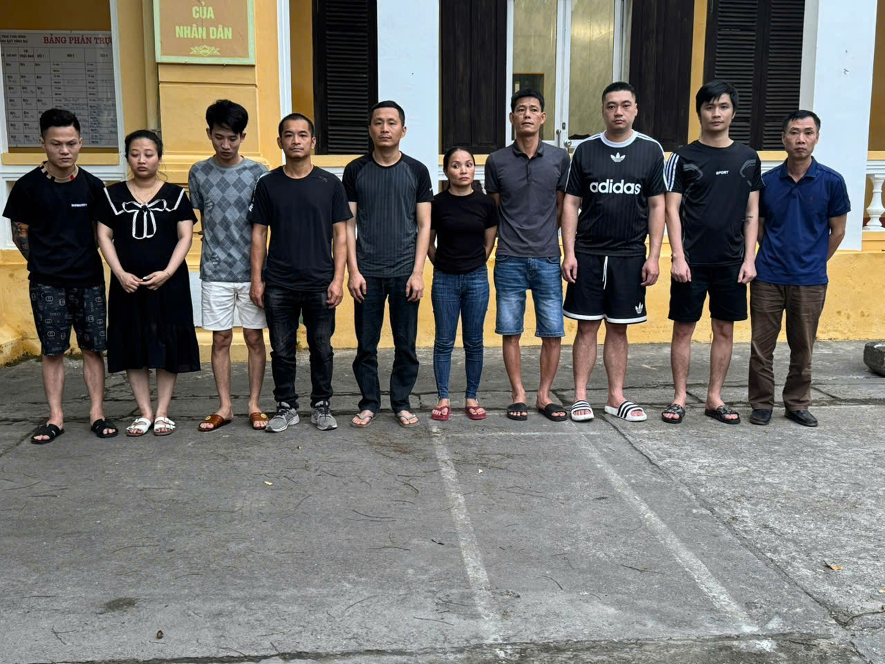 Thái Bình: Triệt phá đường dây đánh bạc, dùng AI rửa tiền hơn 1.000 tỷ đồng- Ảnh 1. Thái Bình: Triệt phá đường dây đánh bạc, dùng AI rửa tiền hơn 1.000 tỷ đồng- Ảnh 1.