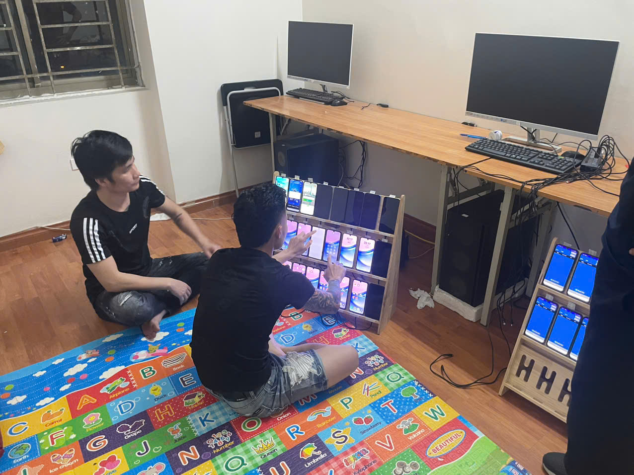 Thái Bình: Triệt phá đường dây đánh bạc, dùng AI rửa tiền hơn 1.000 tỷ đồng- Ảnh 2. Thái Bình: Triệt phá đường dây đánh bạc, dùng AI rửa tiền hơn 1.000 tỷ đồng- Ảnh 2.