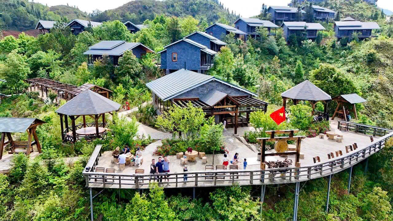 Lào Cai - Hạ tầng tạo đà cho du lịch cất cánh- Ảnh 4. Lào Cai - Hạ tầng tạo đà cho du lịch cất cánh- Ảnh 4.
