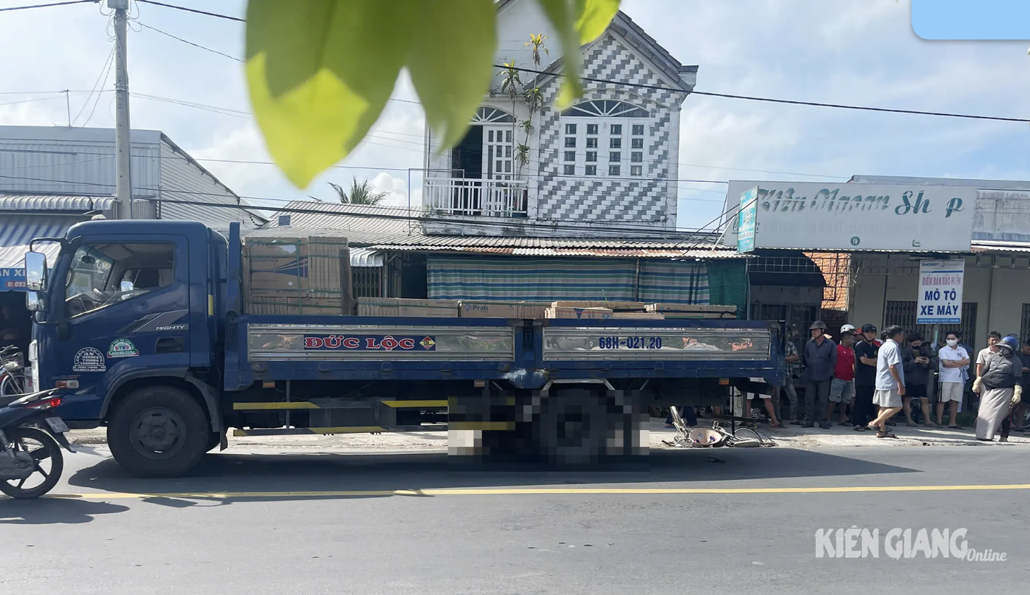 Hiện trường vụ tai nạn - Ảnh: Báo Kiên Giang. Hiện trường vụ tai nạn - Ảnh: Báo Kiên Giang.