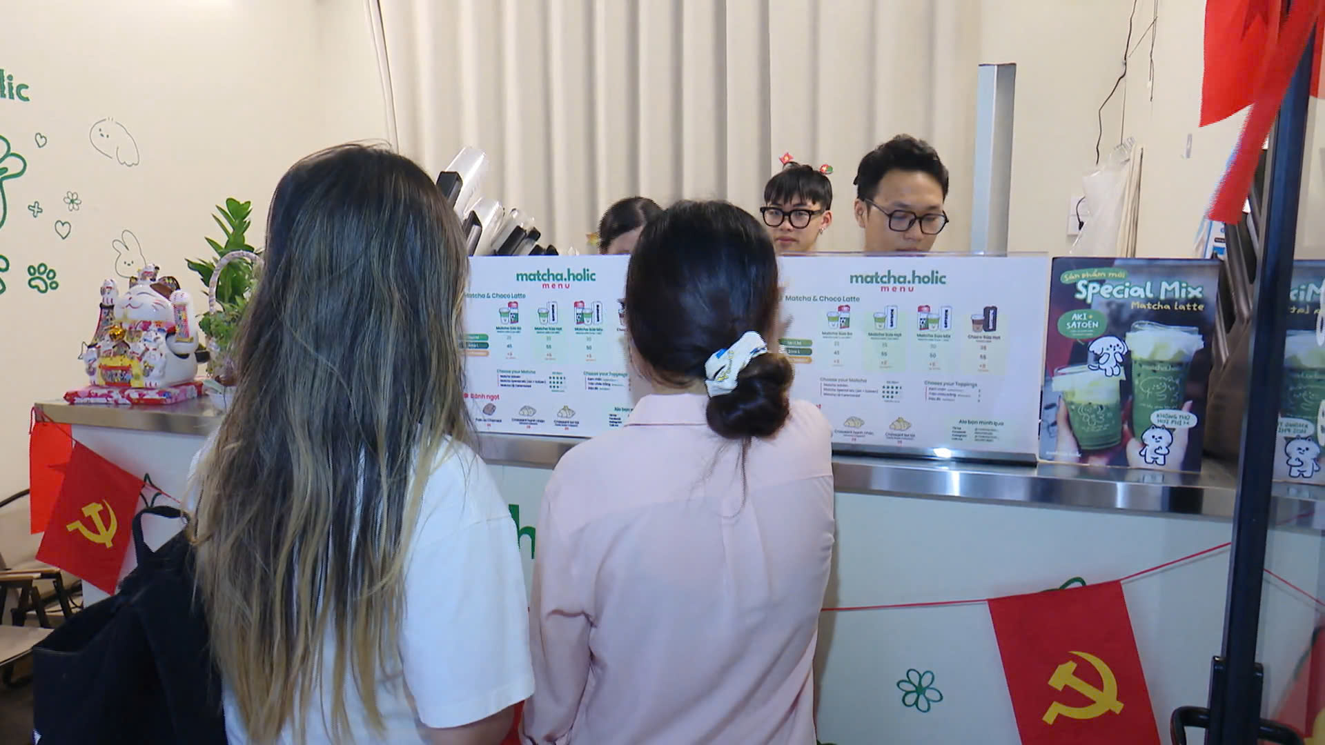 Thị trường đồ uống chuyển mình "ngon, bổ, rẻ" theo khẩu vị giới trẻ- Ảnh 2. Thị trường đồ uống chuyển mình "ngon, bổ, rẻ" theo khẩu vị giới trẻ- Ảnh 2.