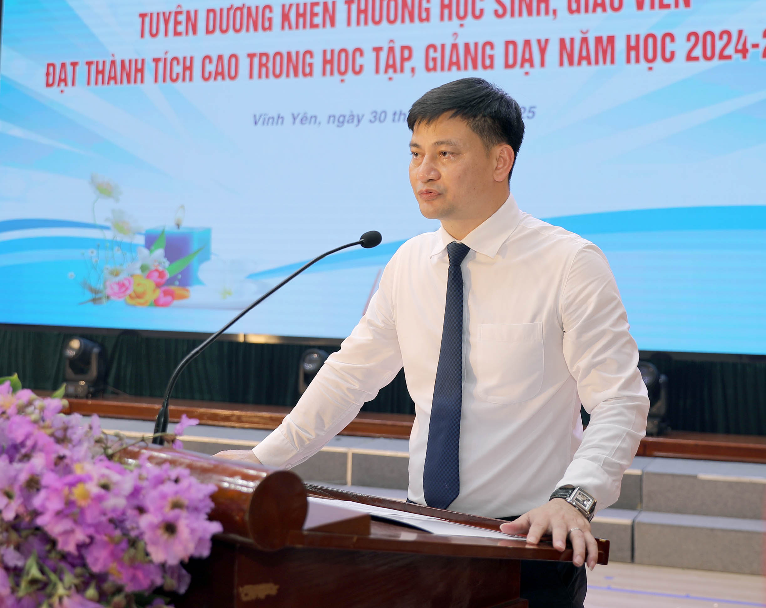 Vĩnh Yên: Tuyên dương, khen thưởng học sinh, giáo viên đạt thành tích năm học 2024-2025- Ảnh 5. Vĩnh Yên: Tuyên dương, khen thưởng học link vao w88 bong88, giáo viên đạt thành tích năm học 2024-2025- Ảnh 5.
