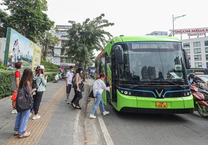 Hà Nội vận hành thí điểm tuyến buýt điện 43 Kim Mã - Đông Anh- Ảnh 1. Hà Nội vận hành thí điểm tuyến buýt điện 43 Kim Mã - Đông Anh- Ảnh 1.