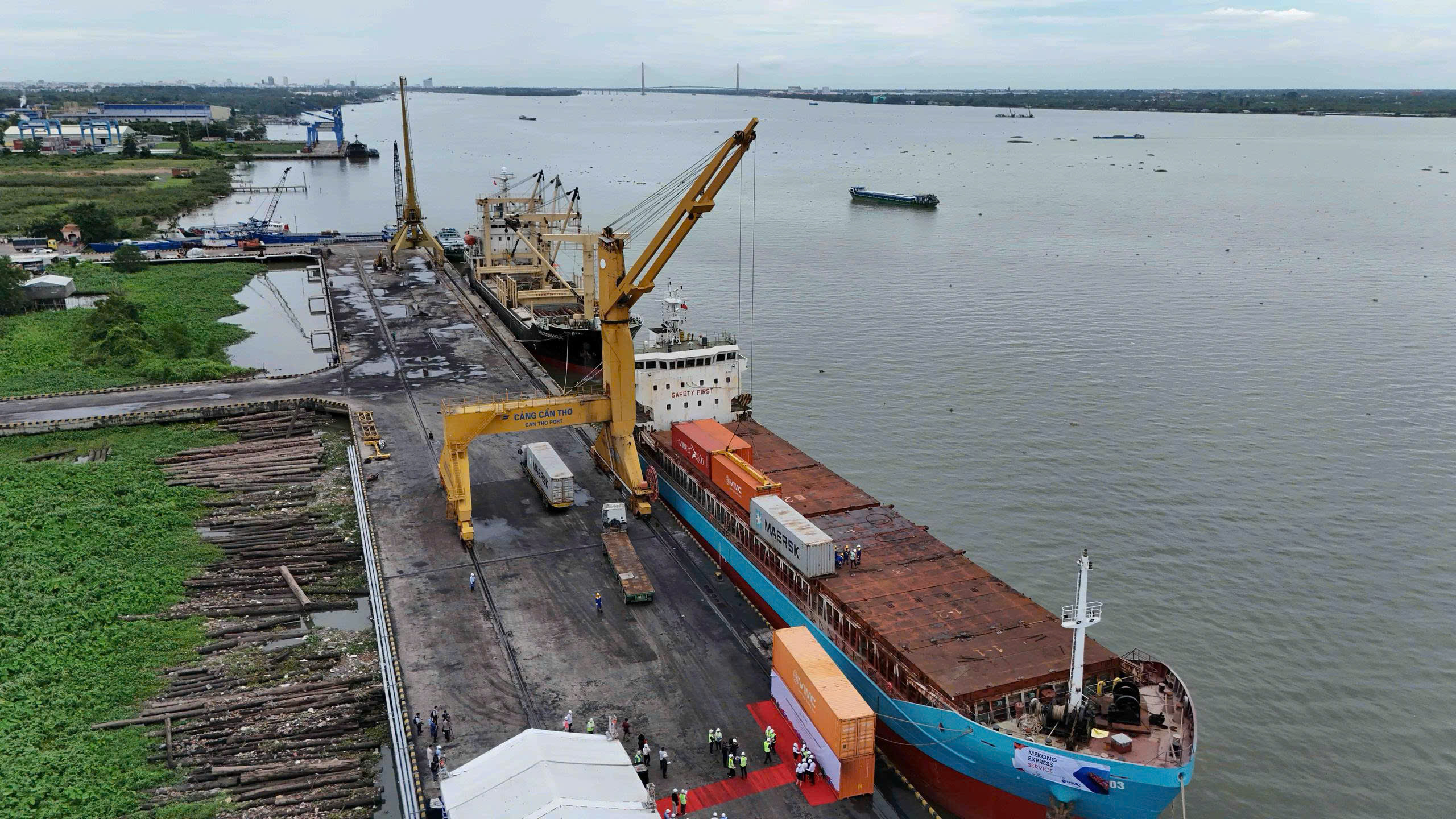 Cần Thơ khai trương tuyến Mekong Express, thời gian từ Cái Cui đến Cái Mép còn 15 giờ- Ảnh 2. Cần Thơ khai trương tuyến Mekong Express, thời gian từ Cái Cui đến Cái Mép còn 15 giờ- Ảnh 2.