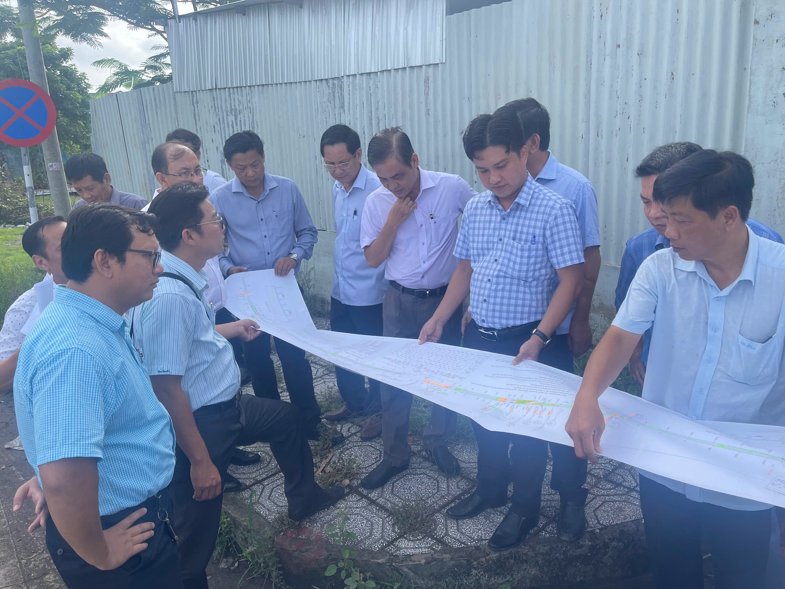 Cần Thơ lập tổ công tác tháo gỡ khó khăn hai dự án giao thông nghìn tỷ đồng- Ảnh 2. Cần Thơ lập tổ công tác tháo gỡ khó khăn hai dự án giao thông nghìn tỷ đồng- Ảnh 2.