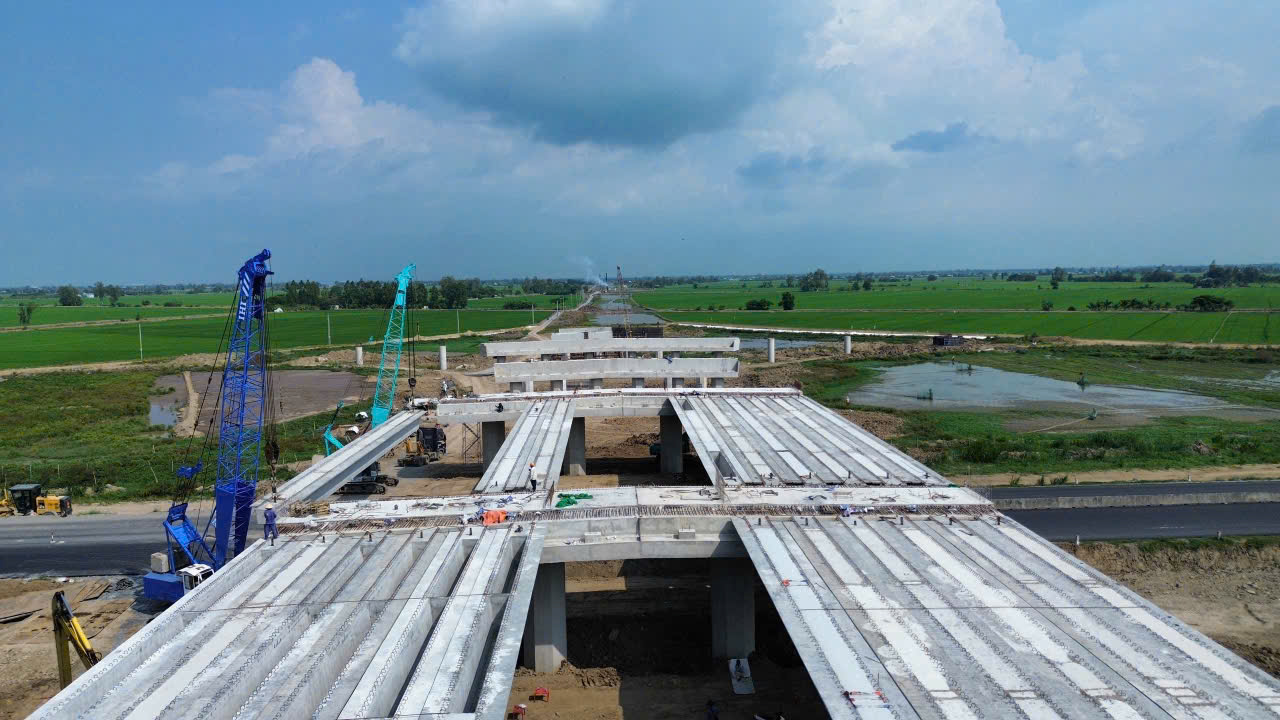Thứ trưởng Phạm Minh Hà: Đẩy tiến độ các dự án trên nguyên tắc không tăng tổng mức đầu tư- Ảnh 6. Thứ trưởng Phạm Minh Hà: Đẩy tiến độ các dự án trên nguyên tắc không tăng tổng mức đầu tư- Ảnh 6.