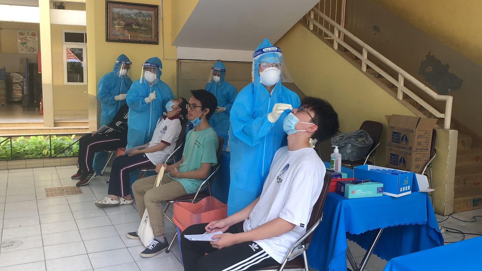 TP.HCM: Số ca nhiễm Covid-19 tăng nhanh, 2 ca tử vong ở nhóm có bệnh nền- Ảnh 2. TP.HCM: Số ca nhiễm Covid-19 tăng nhanh, 2 ca tử vong ở nhóm có bệnh nền- Ảnh 2.