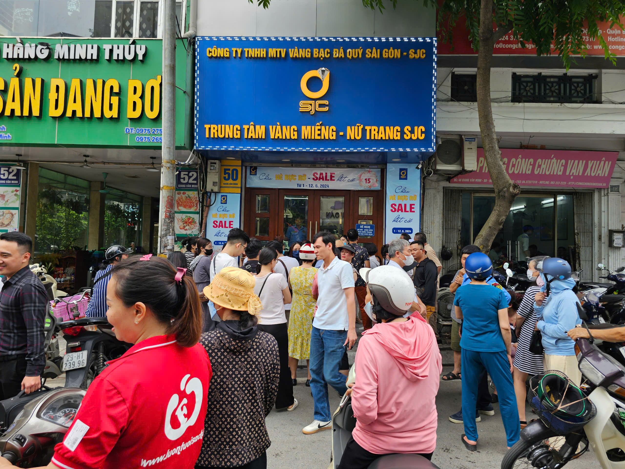 Loạt ông lớn SJC, Doji, PNJ, Bảo Tín Minh Châu, Eximbank vi phạm kinh doanh vàng- Ảnh 2. Loạt ông lớn SJC, Doji, PNJ, Bảo Tín Minh Châu, Eximbank vi phạm kinh doanh vàng- Ảnh 2.
