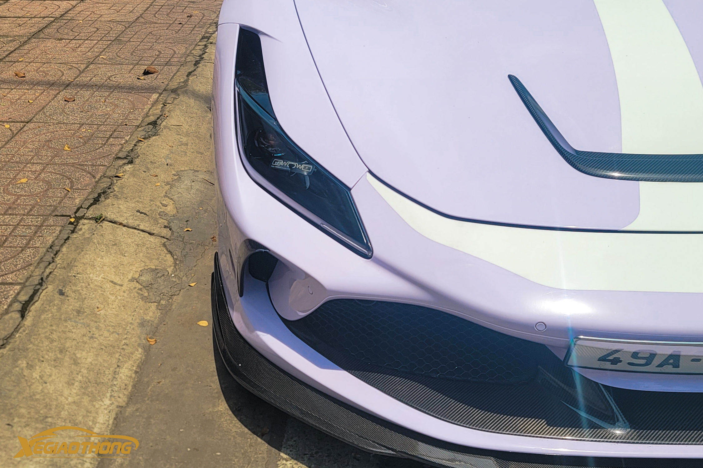 Cận cảnh siêu xe Ferrari F8 với gói độ độc tại Việt Nam- Ảnh 10. Cận cảnh siêu xe Ferrari F8 với gói độ độc tại Việt Nam- Ảnh 10.