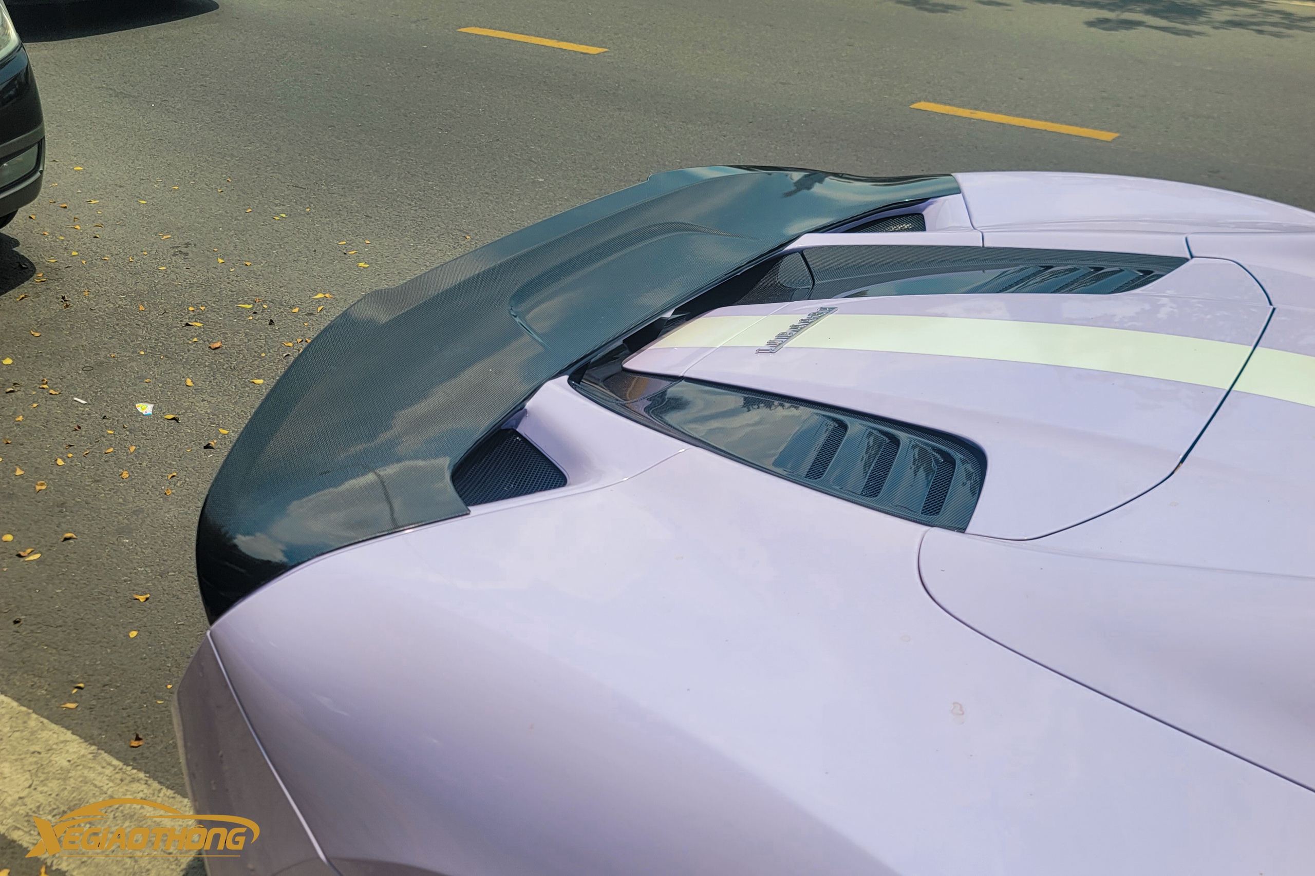 Cận cảnh siêu xe Ferrari F8 với gói độ độc tại Việt Nam- Ảnh 11. Cận cảnh siêu xe Ferrari F8 với gói độ độc tại Việt Nam- Ảnh 11.